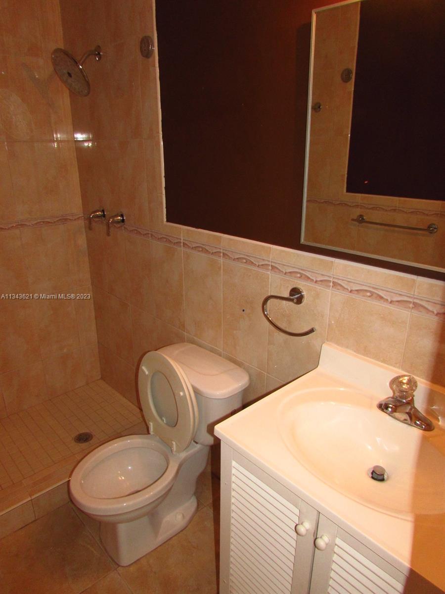 PINEWOOD CONDO - Residential Lease
