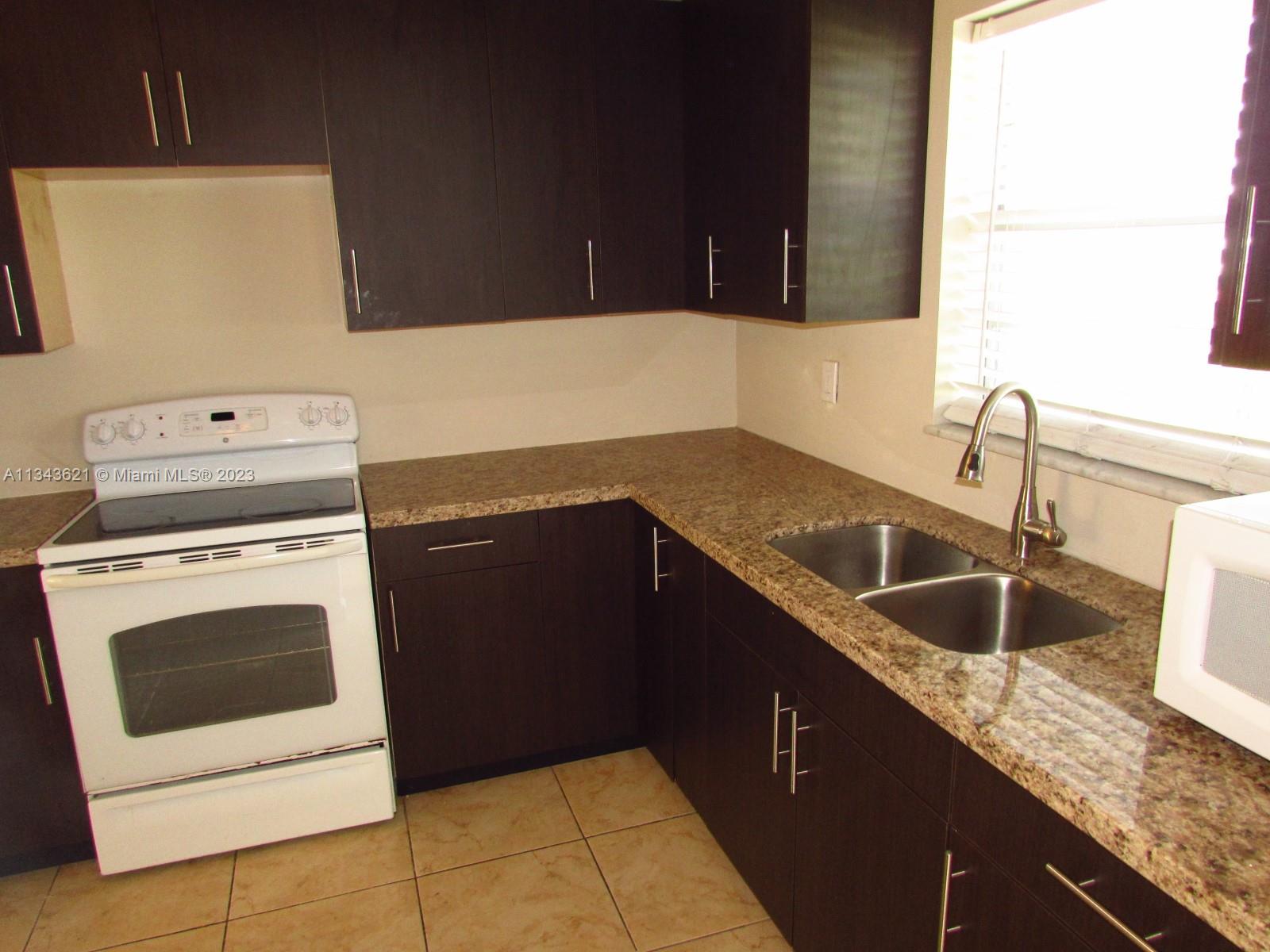 PINEWOOD CONDO - Residential Lease