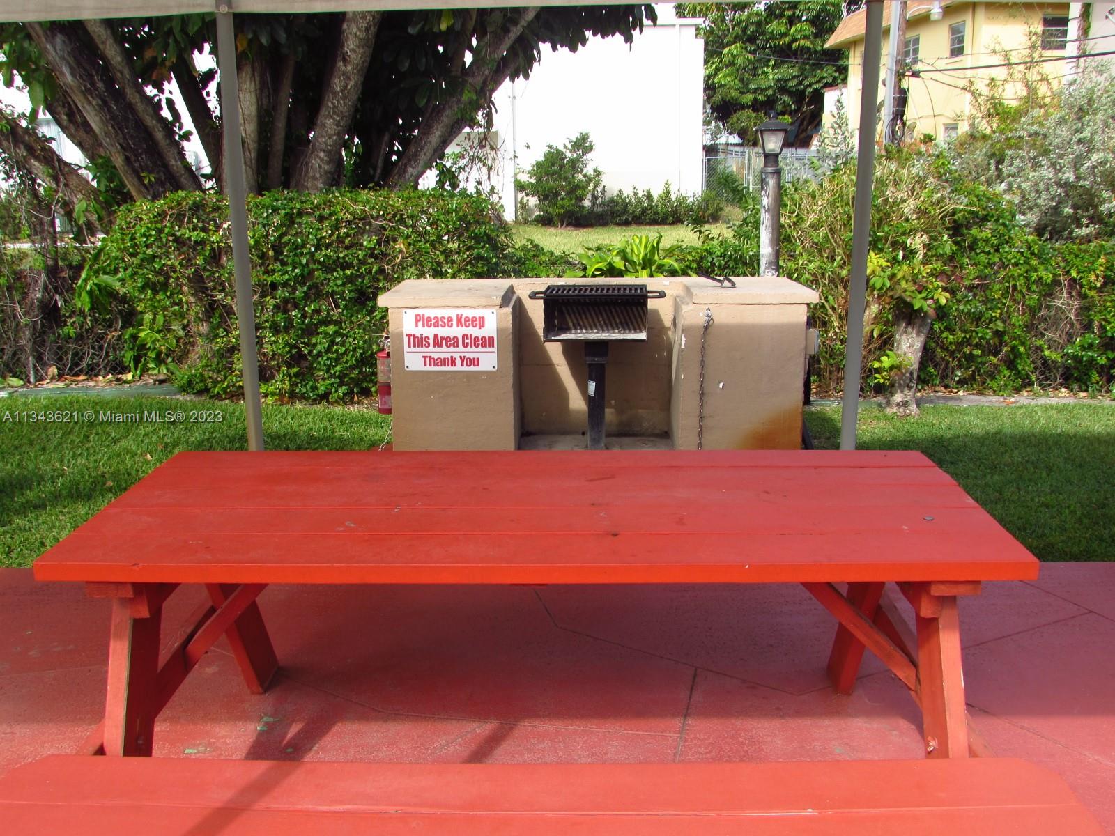 PINEWOOD CONDO - Residential Lease