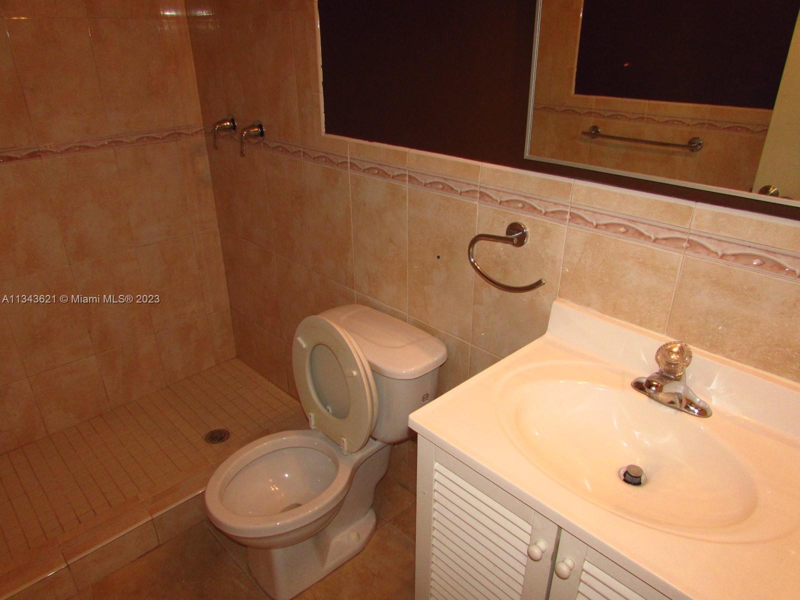 PINEWOOD CONDO - Residential Lease