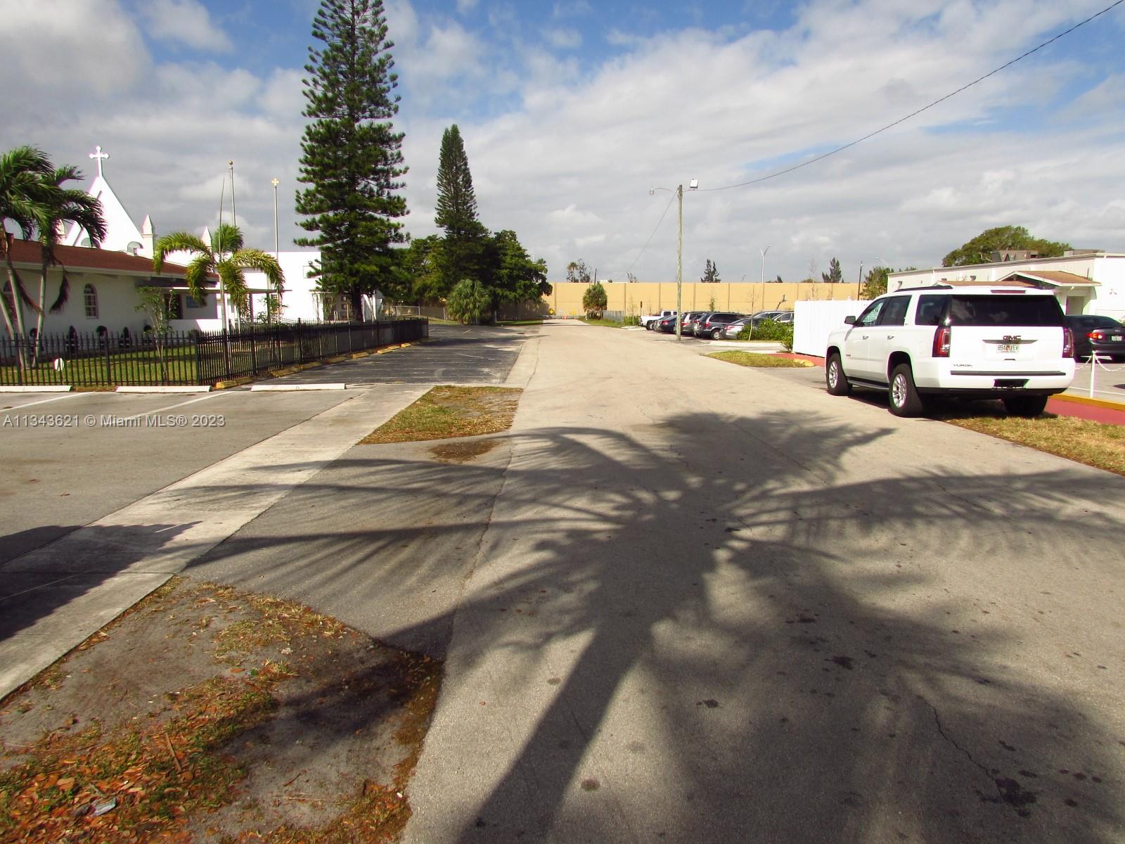 PINEWOOD CONDO - Residential Lease