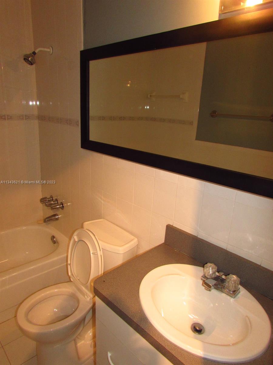 PINEWOOD CONDO - Residential Lease