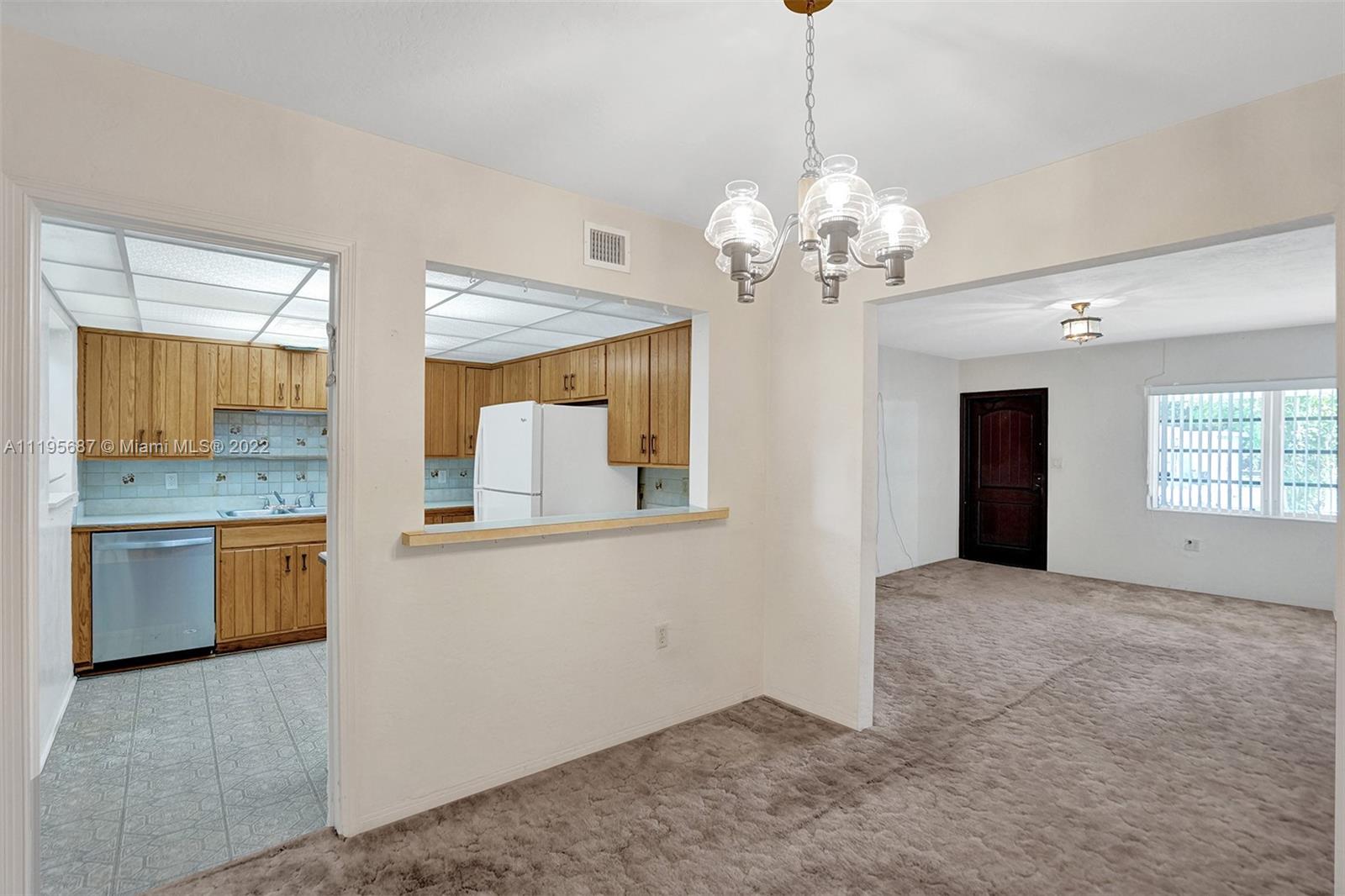 DAVIS MANOR - Residential
