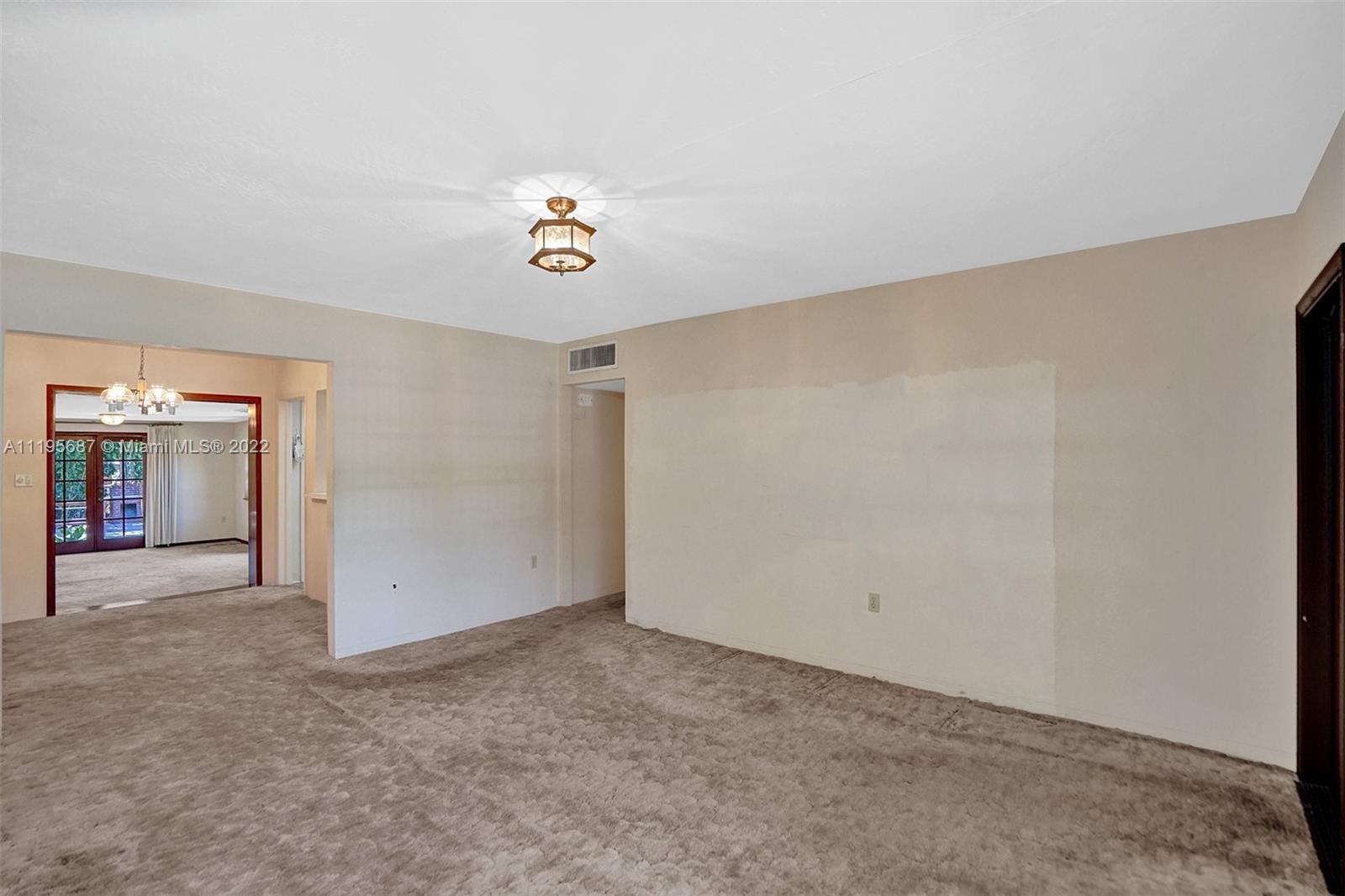 DAVIS MANOR - Residential