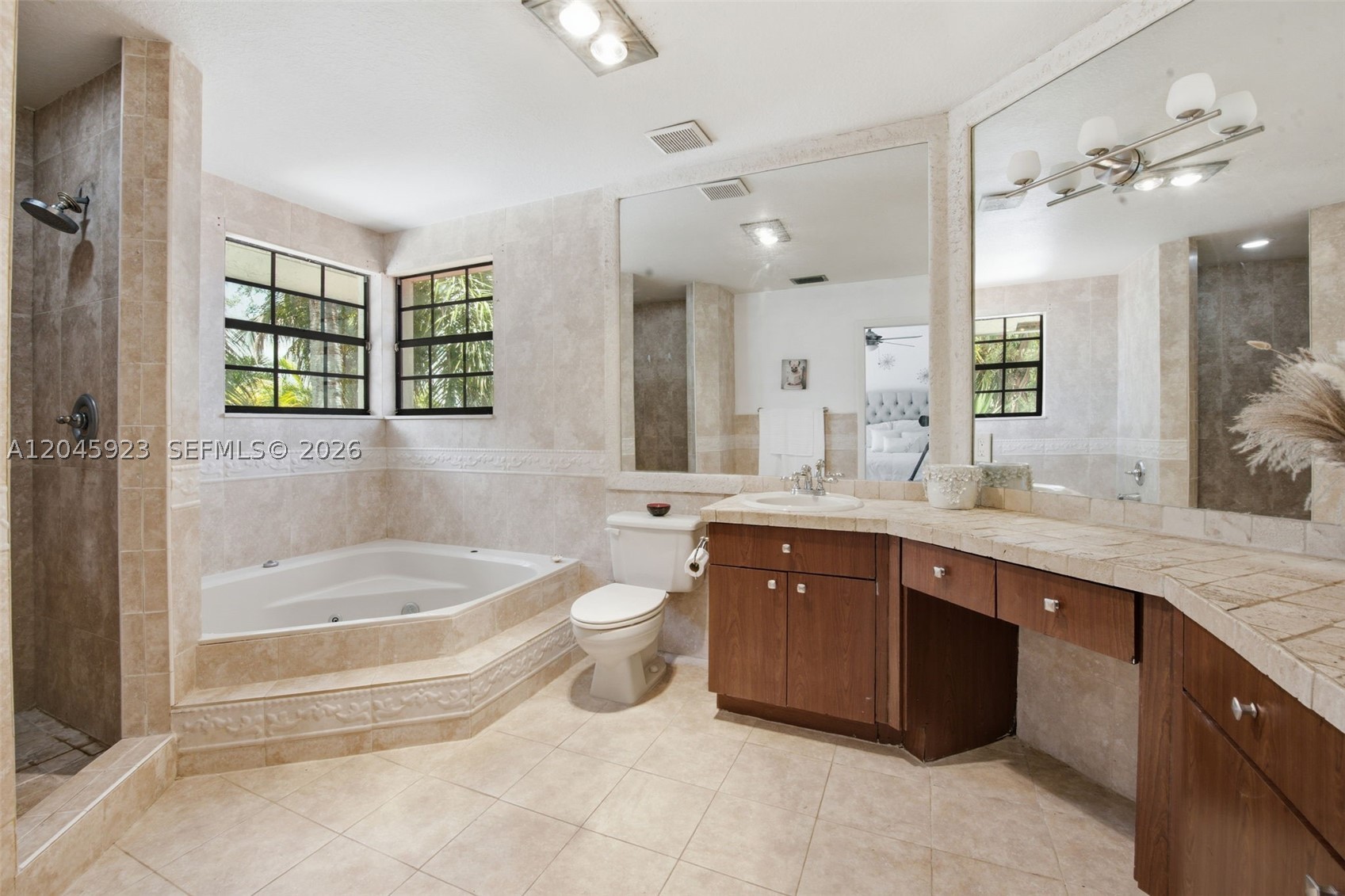 KINGS GROVE - Residential