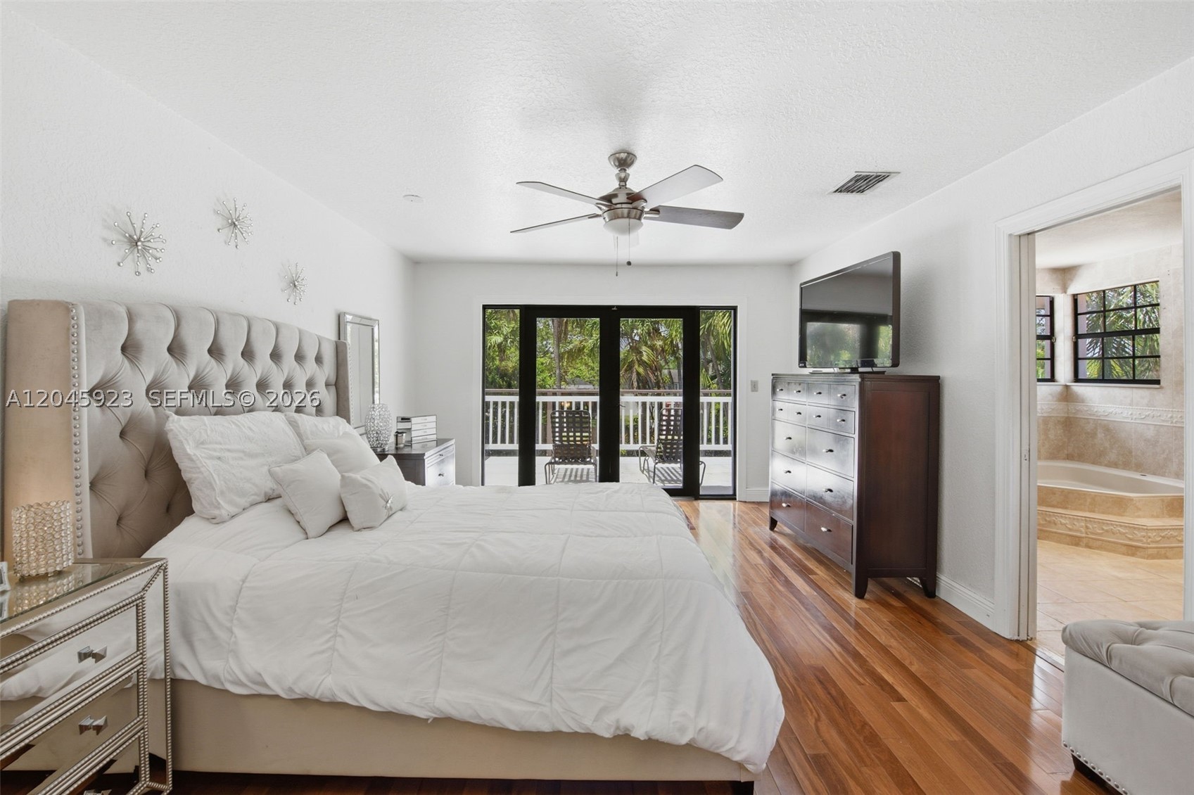 KINGS GROVE - Residential