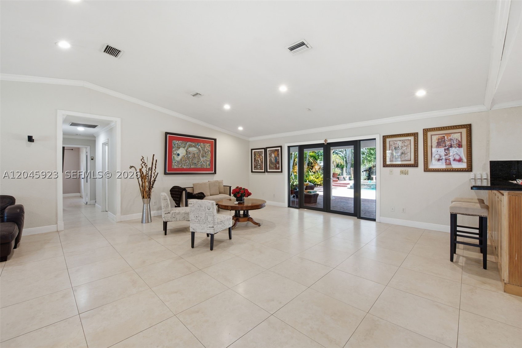 KINGS GROVE - Residential