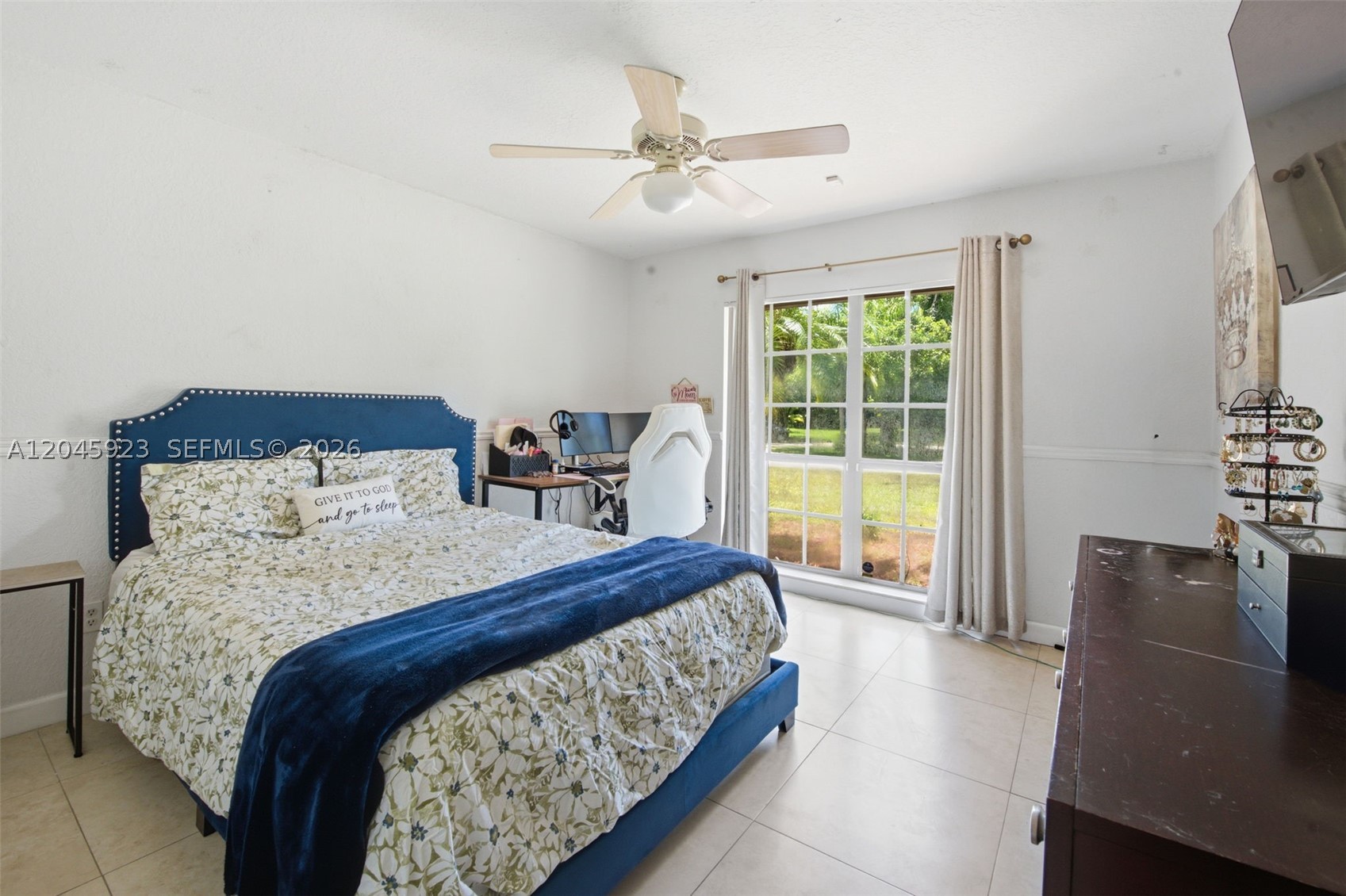 KINGS GROVE - Residential