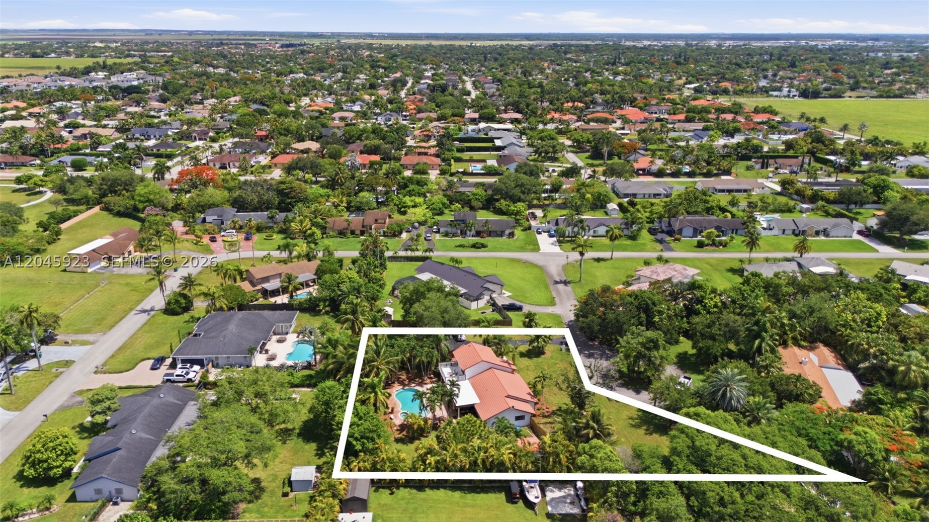 KINGS GROVE - Residential