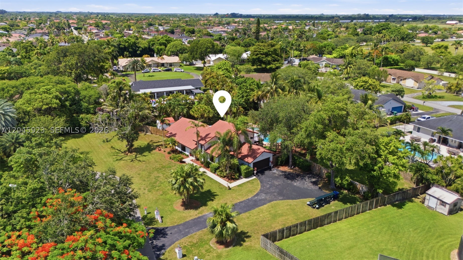 KINGS GROVE - Residential