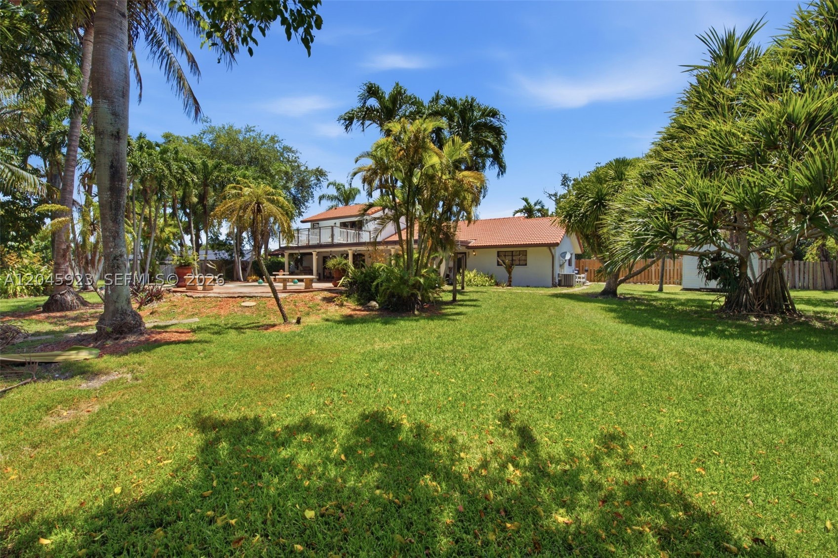 KINGS GROVE - Residential