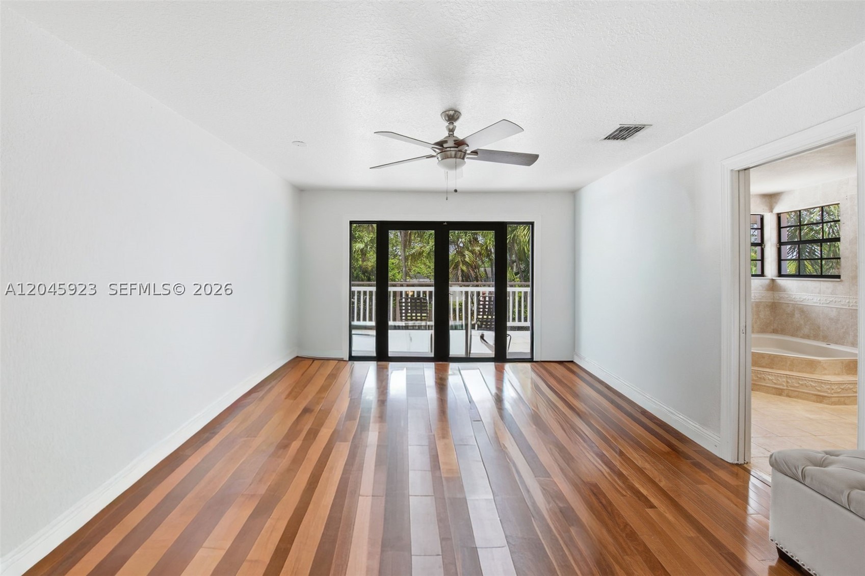 KINGS GROVE - Residential