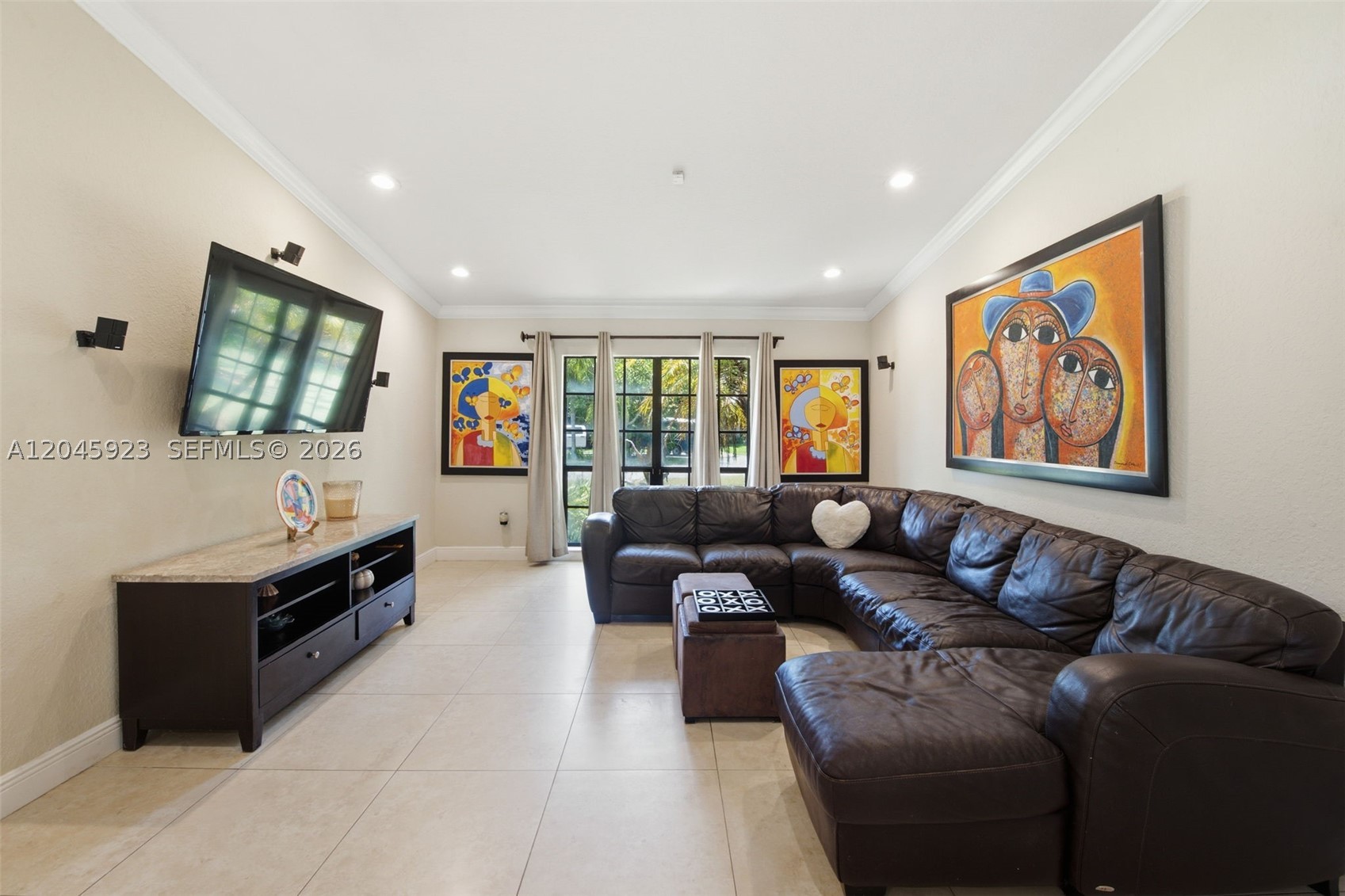 KINGS GROVE - Residential