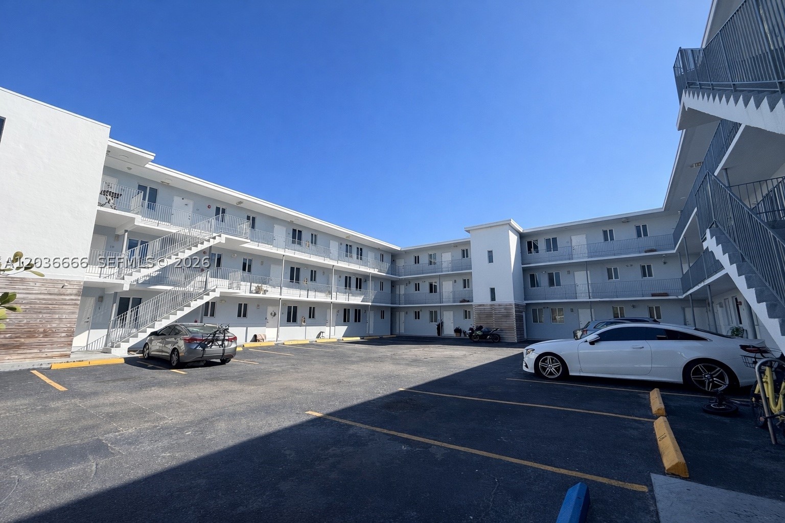 MIAMI NORTH - Residential Lease