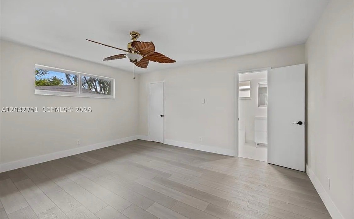 HOLLYWOOD HILLS SECOND AD - Residential