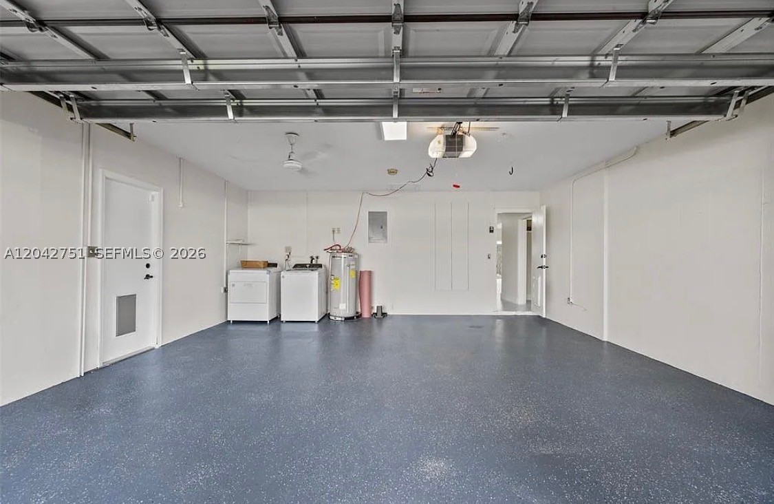 HOLLYWOOD HILLS SECOND AD - Residential