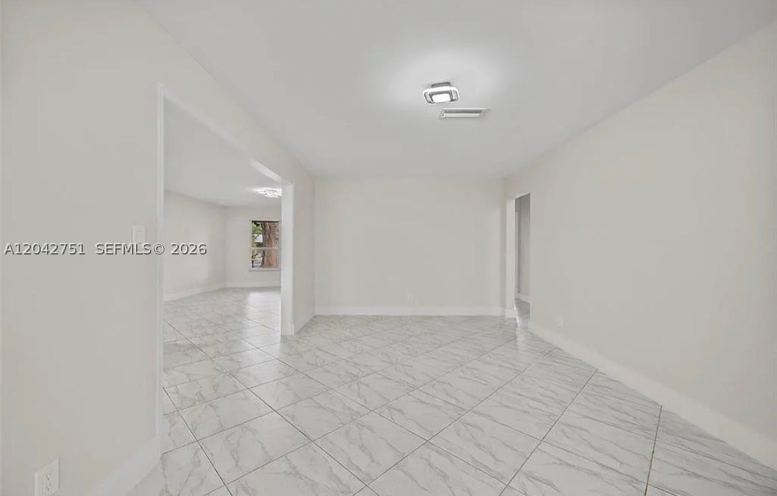 HOLLYWOOD HILLS SECOND AD - Residential
