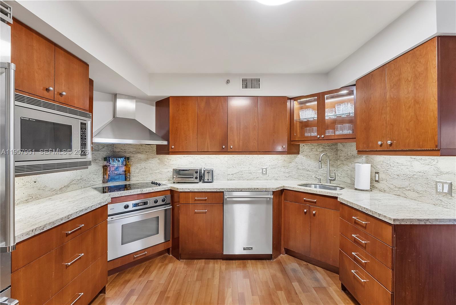 MYSTIC POINTE TOWER 400 - Residential