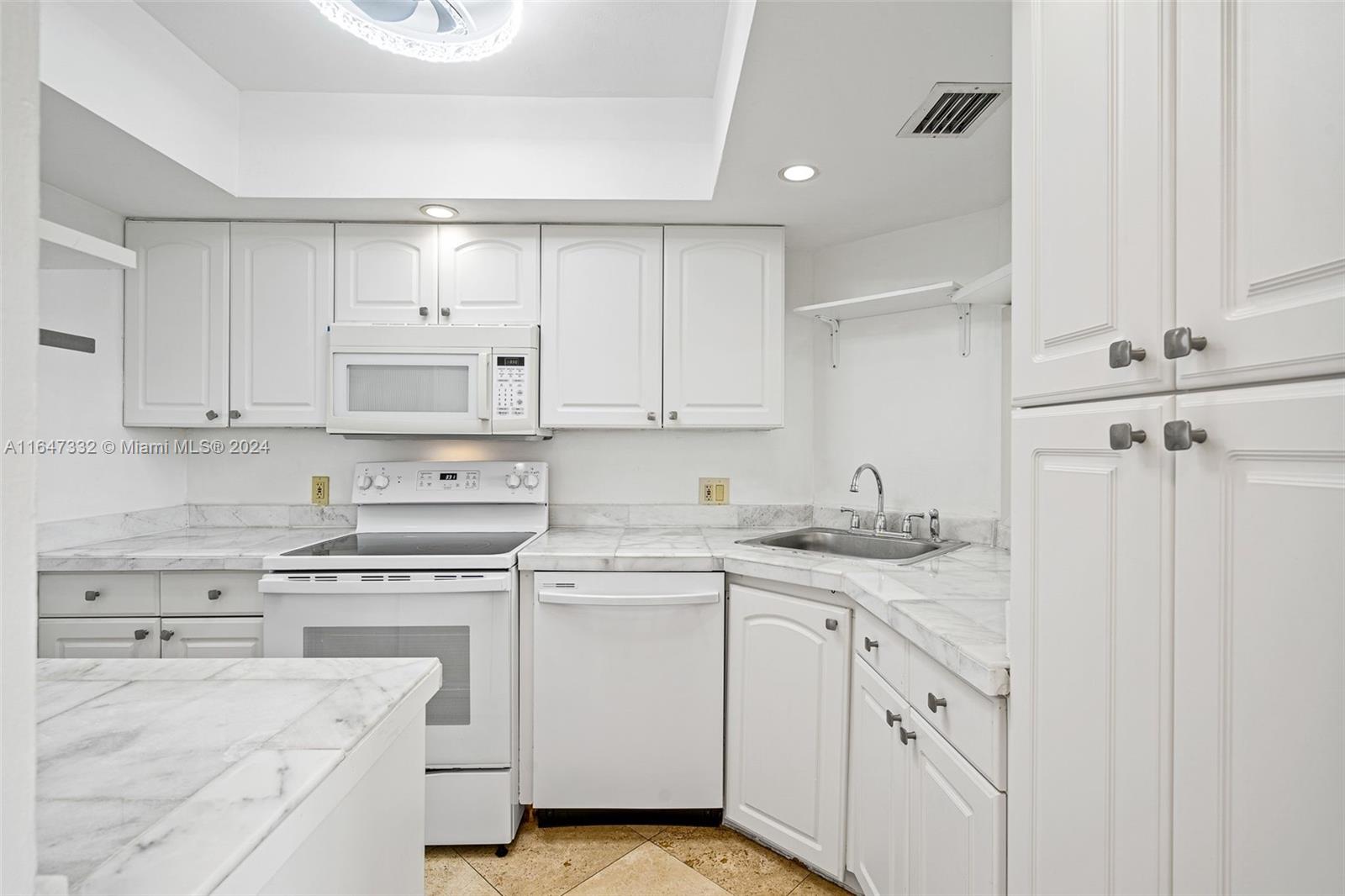 1600 SOUTH BAYSHORE LANE - Residential Lease