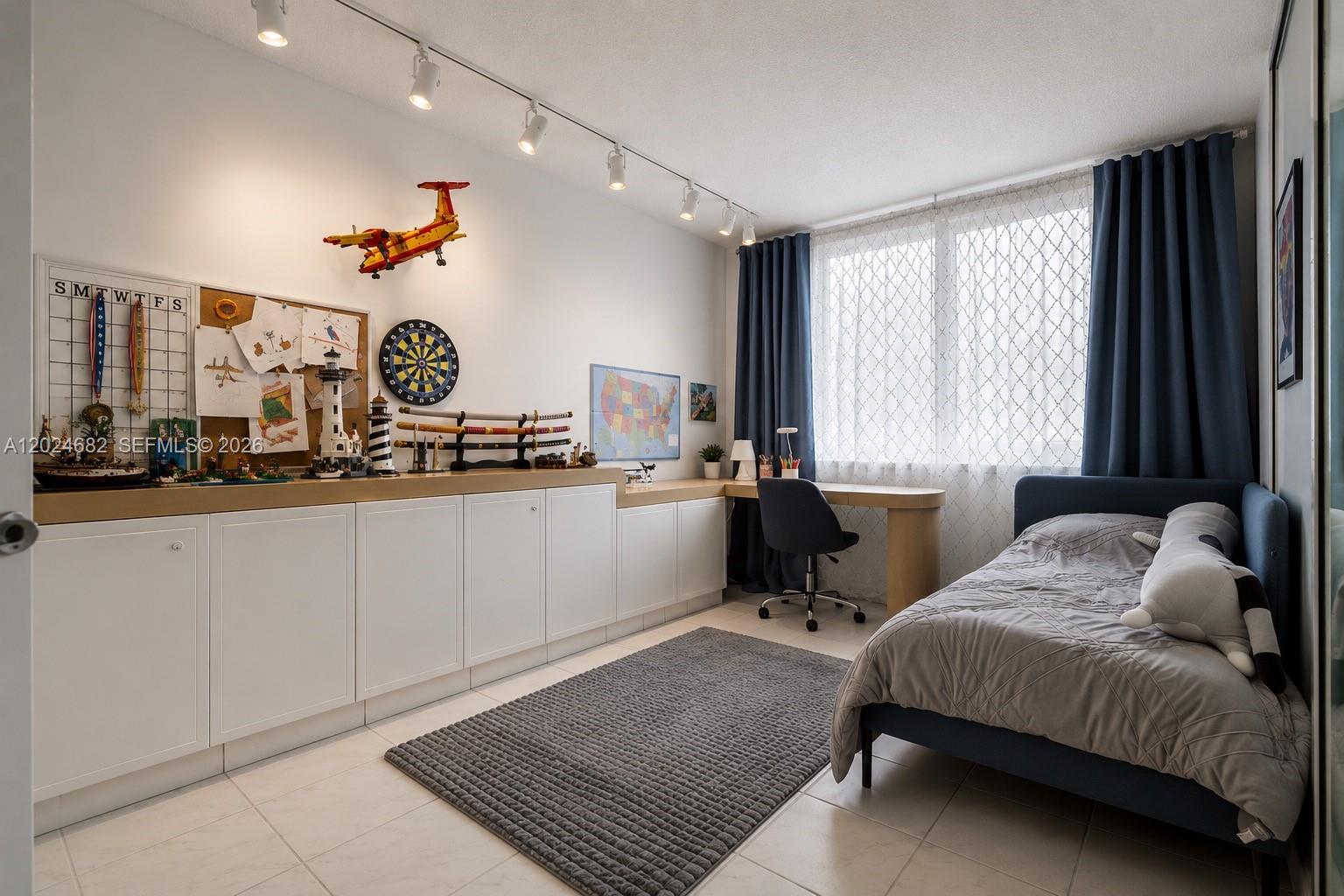 ARLEN HOUSE CONDO - Residential