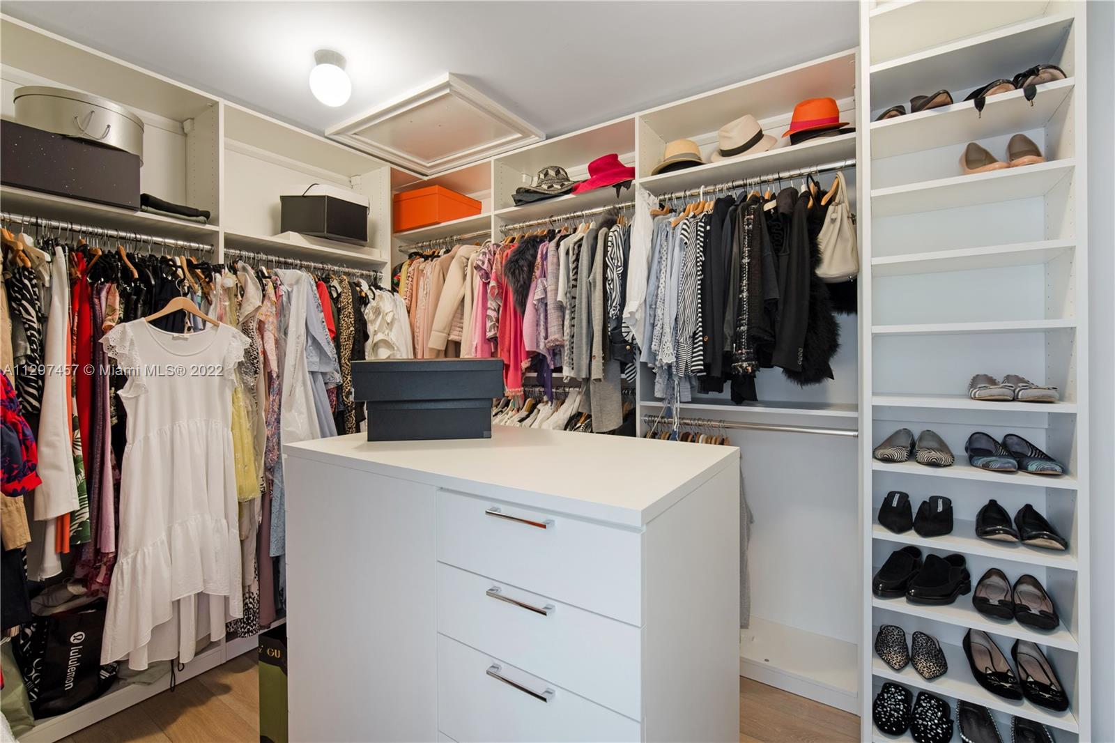 G B VILLAS - Residential Lease
