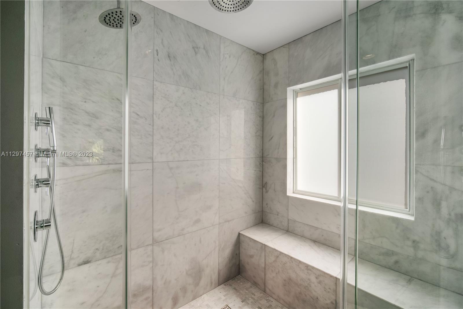G B VILLAS - Residential Lease