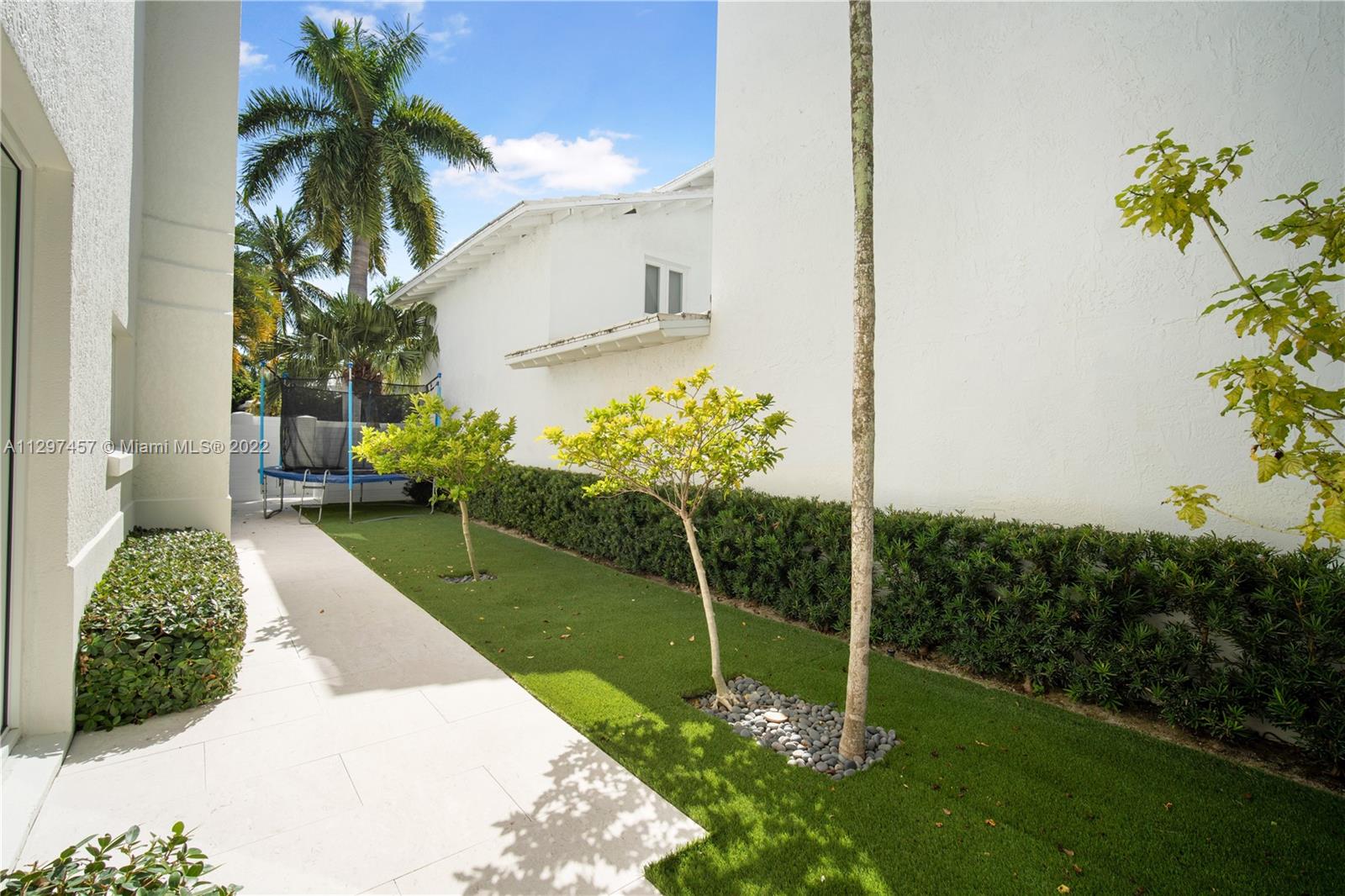 G B VILLAS - Residential Lease