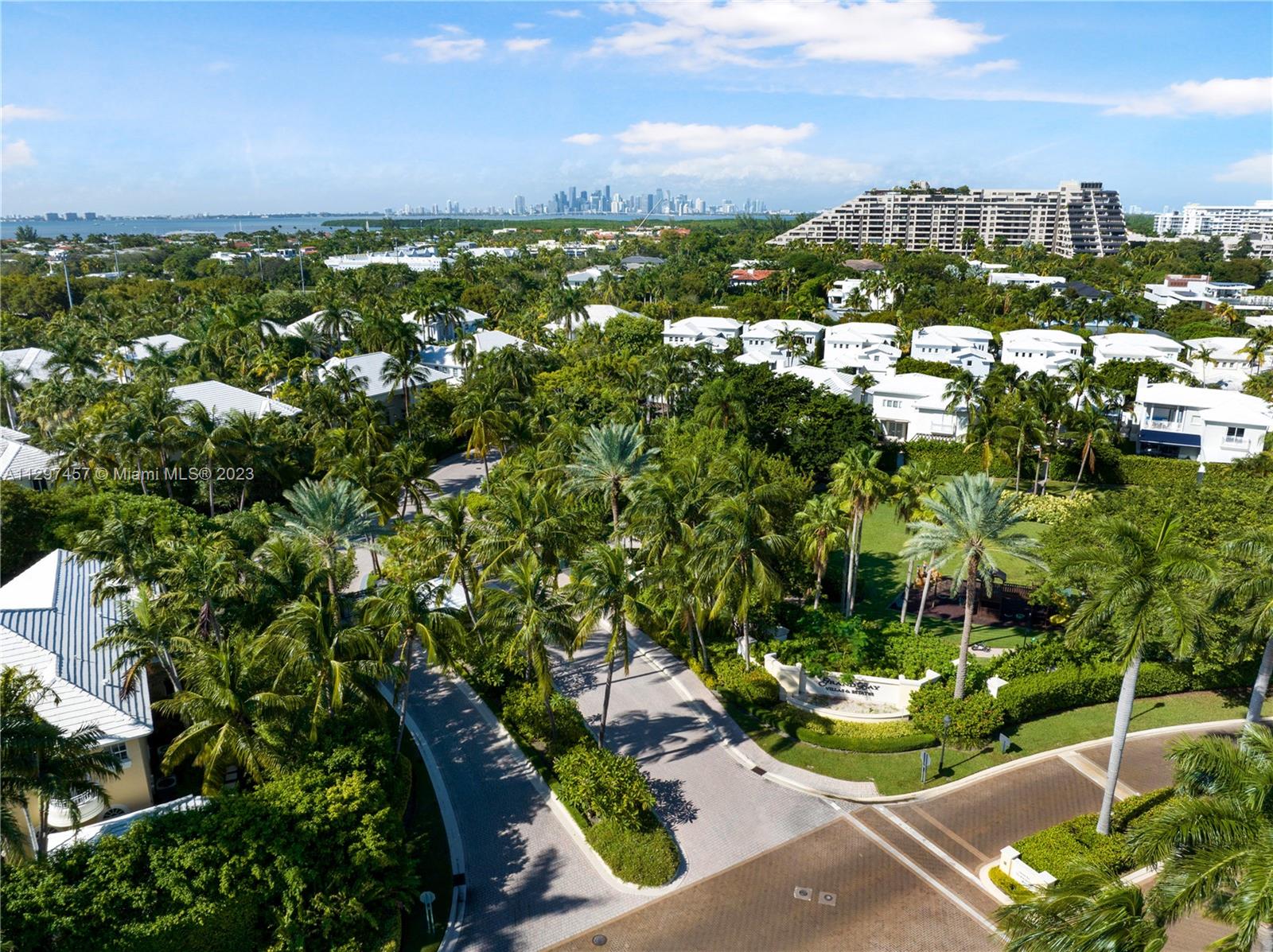 G B VILLAS - Residential Lease