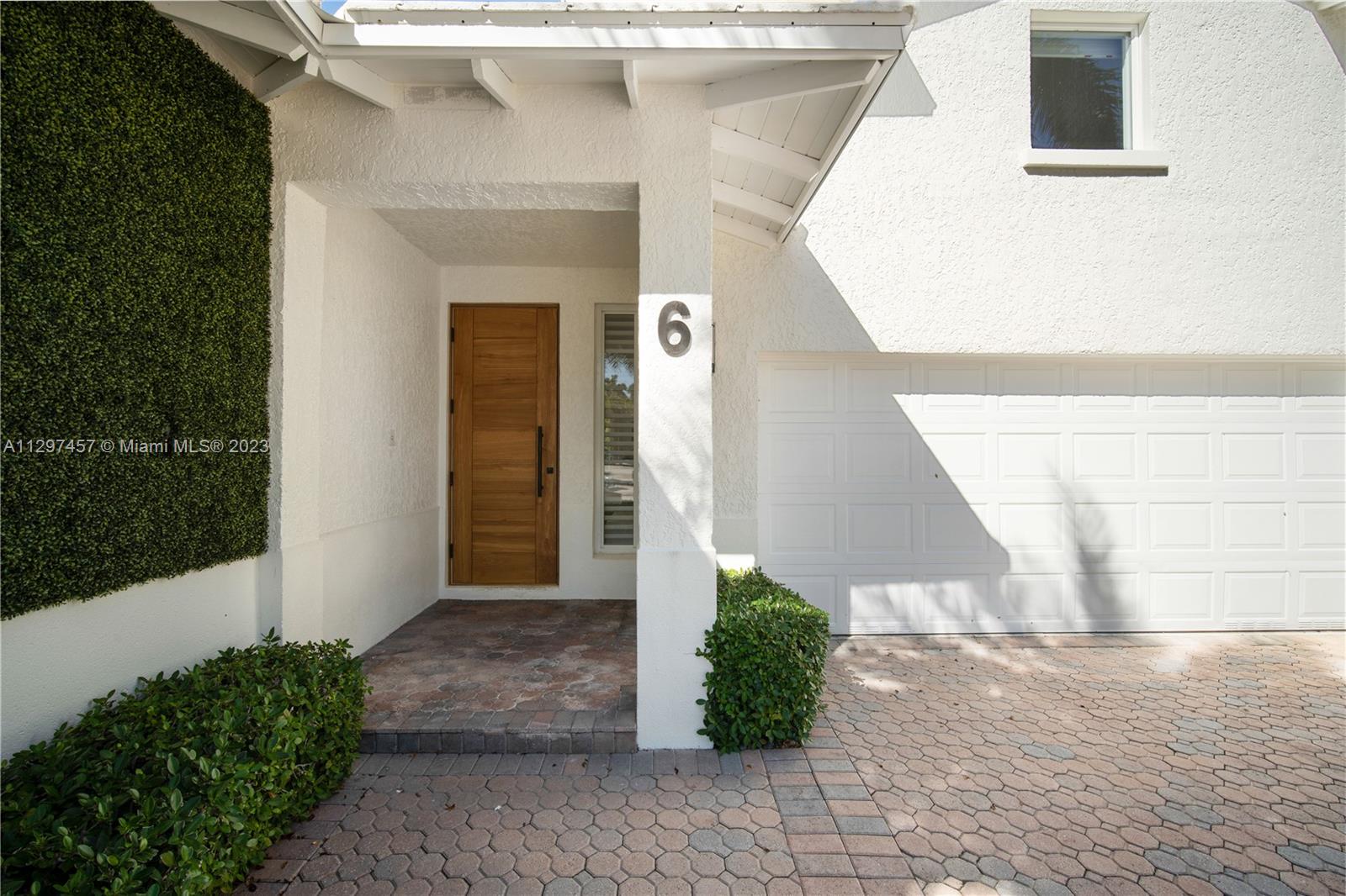 G B VILLAS - Residential Lease