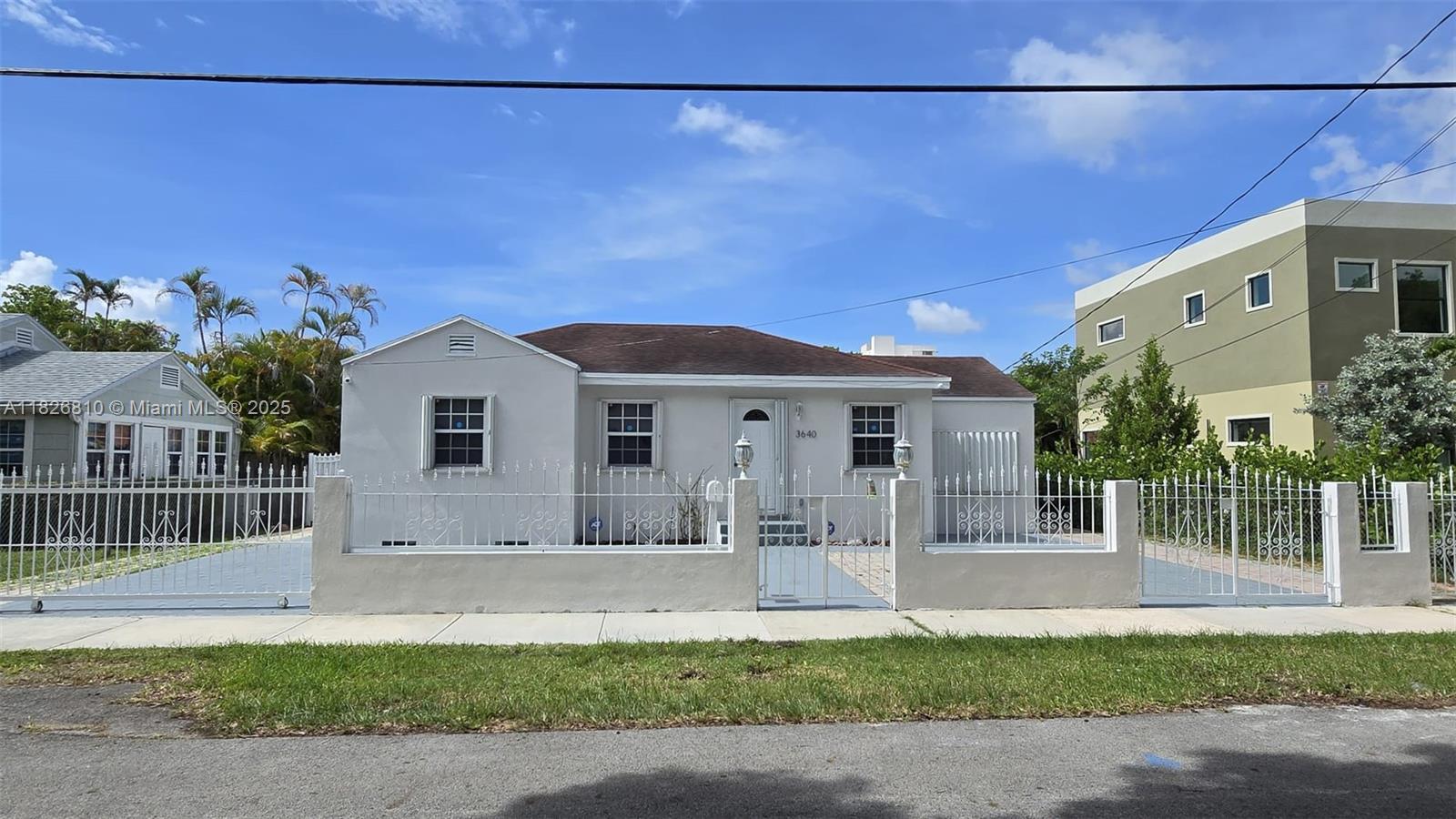 EUGENIA GROVES PARK - Residential