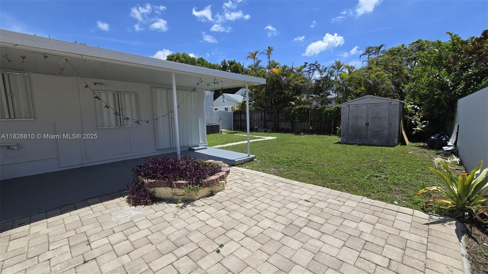 EUGENIA GROVES PARK - Residential