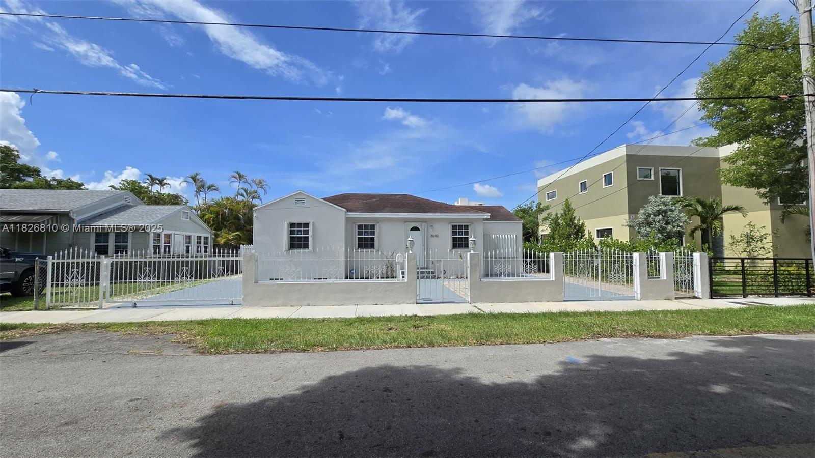 EUGENIA GROVES PARK - Residential