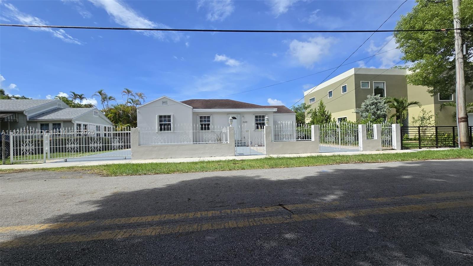 EUGENIA GROVES PARK - Residential