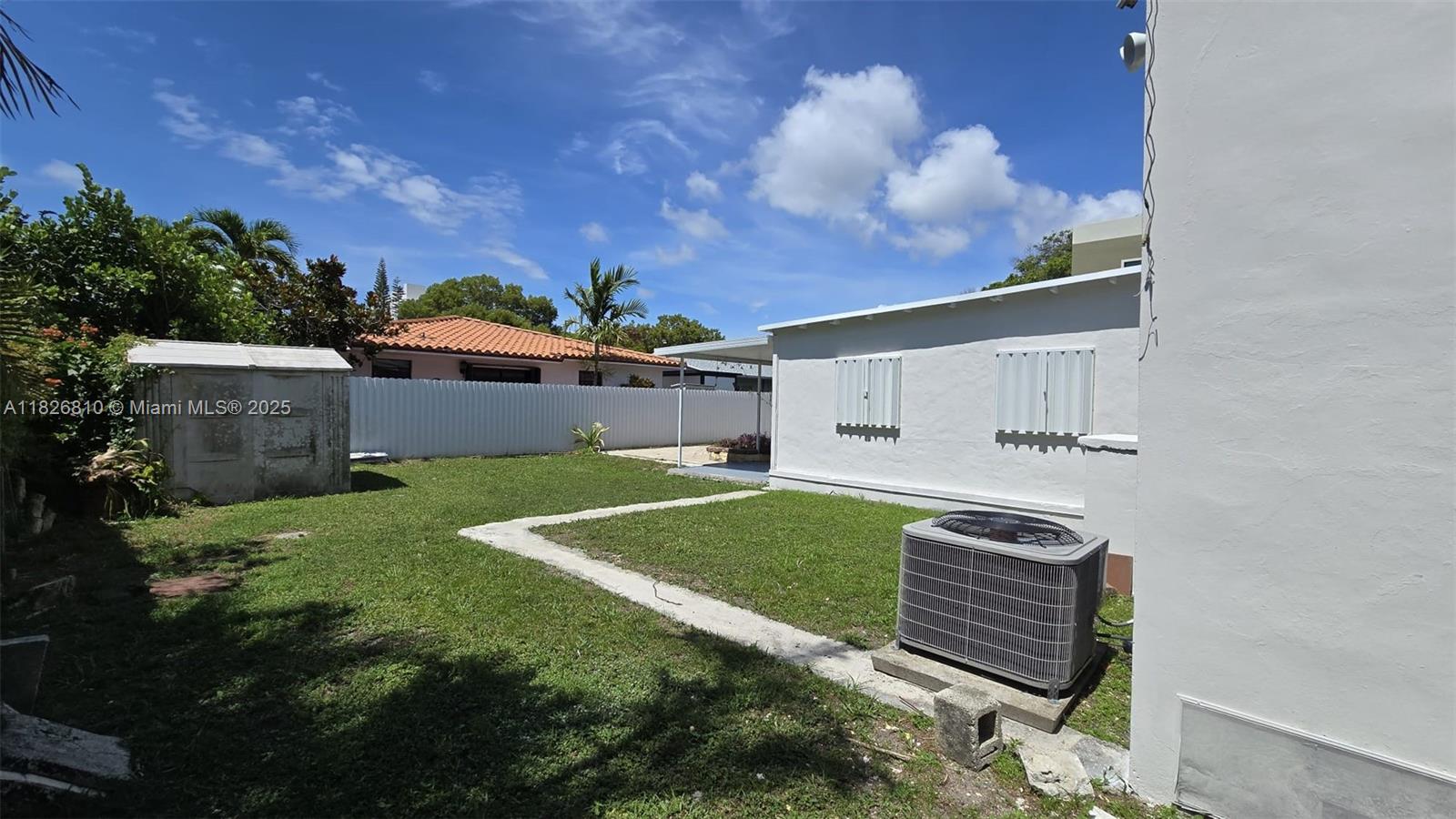 EUGENIA GROVES PARK - Residential