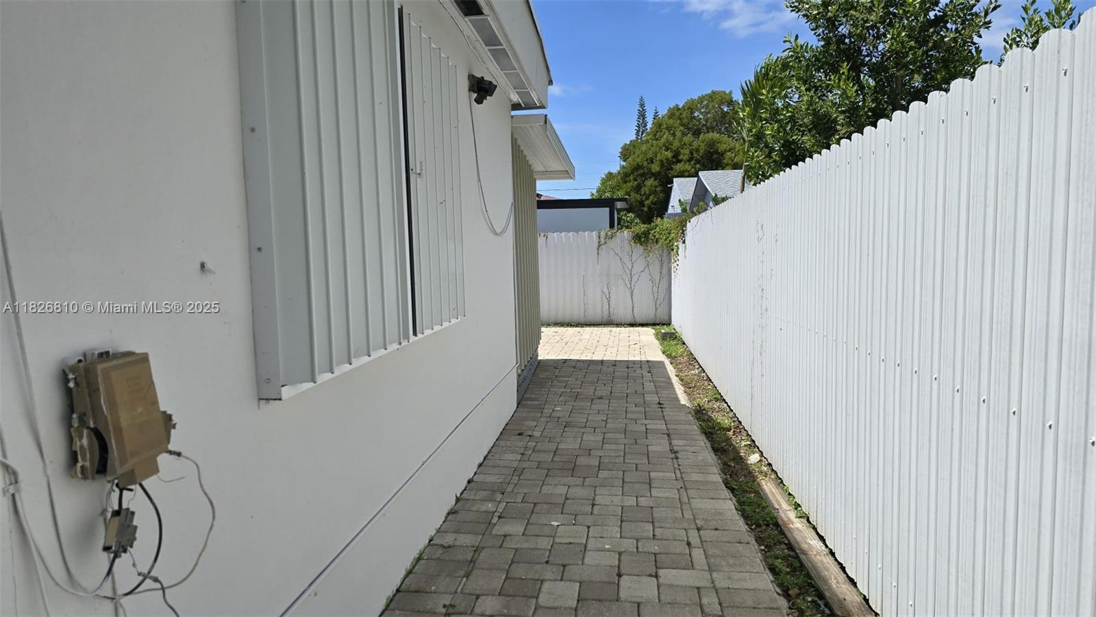 EUGENIA GROVES PARK - Residential