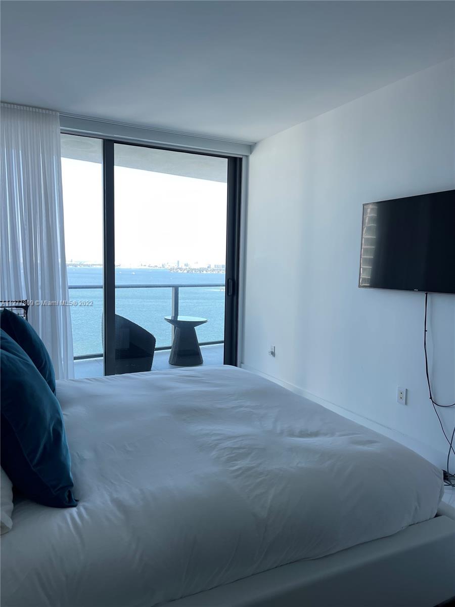 ICON BAY CONDO - Residential
