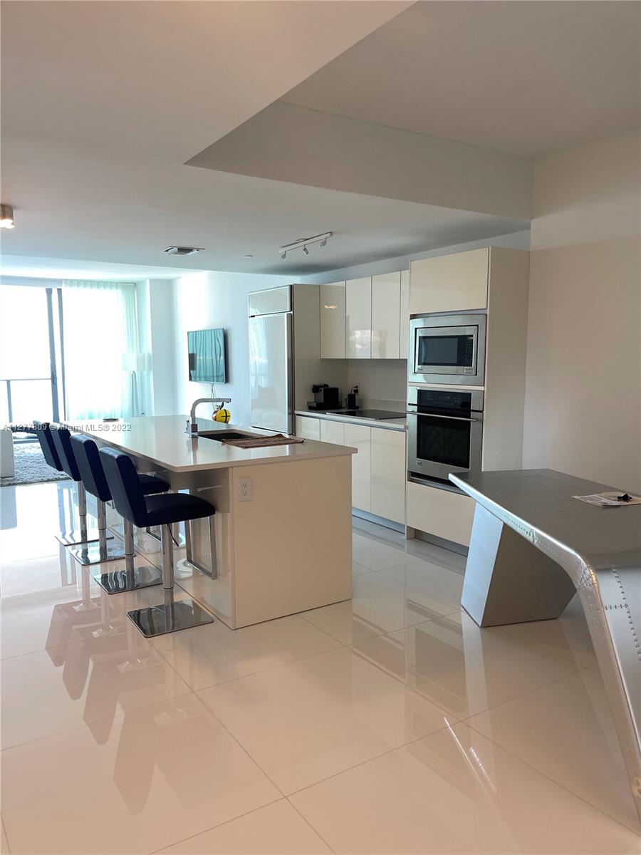 ICON BAY CONDO - Residential