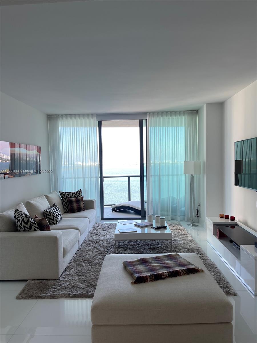 ICON BAY CONDO - Residential