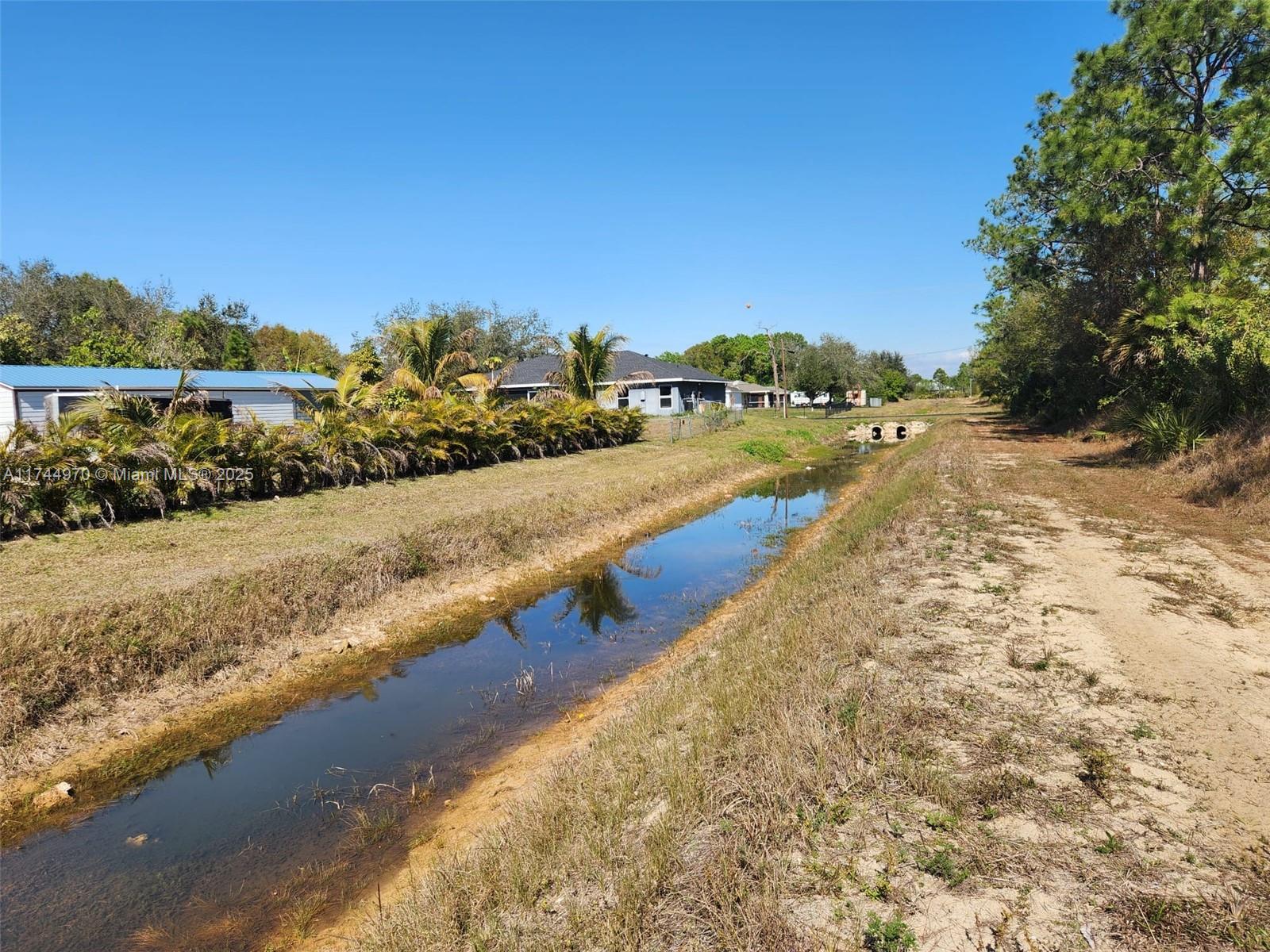 Lee County Unincorporated - Land