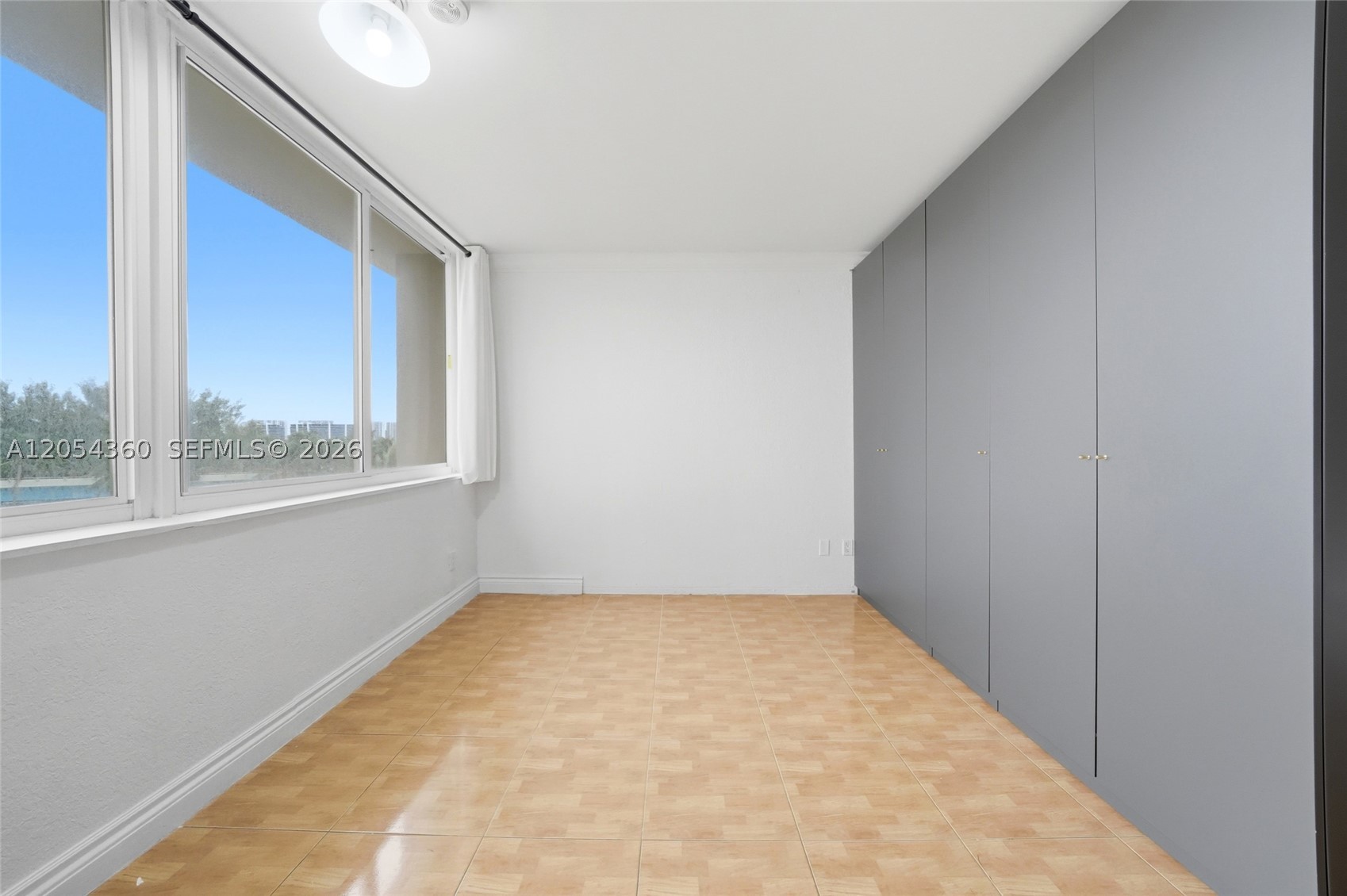 THE AVENTURA BEACH CLUB C - Residential
