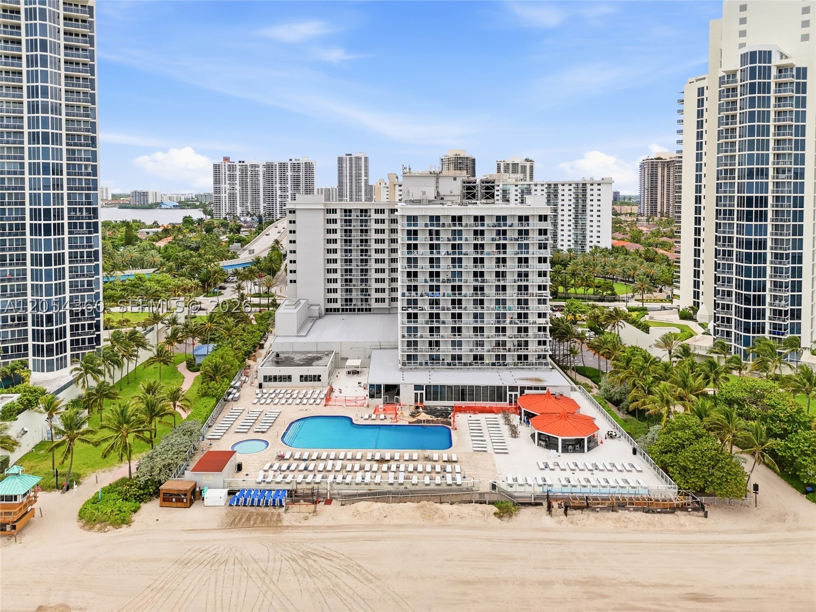 THE AVENTURA BEACH CLUB C - Residential