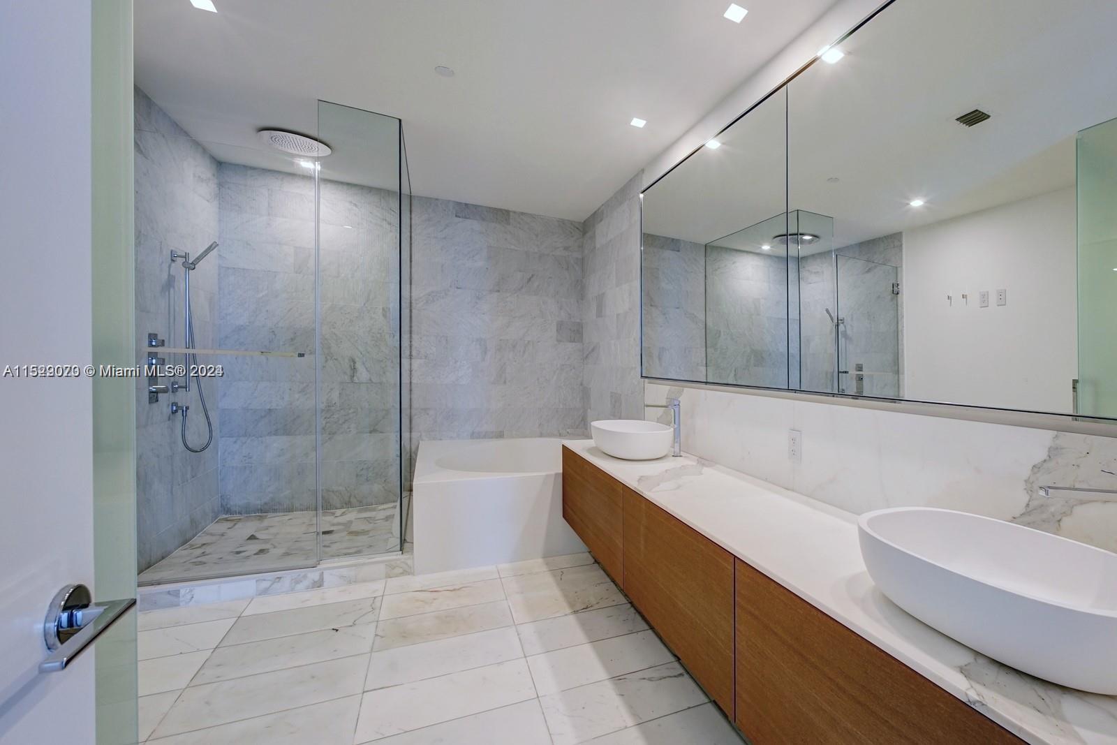 OCEANA BAL HARBOUR CONDO - Residential