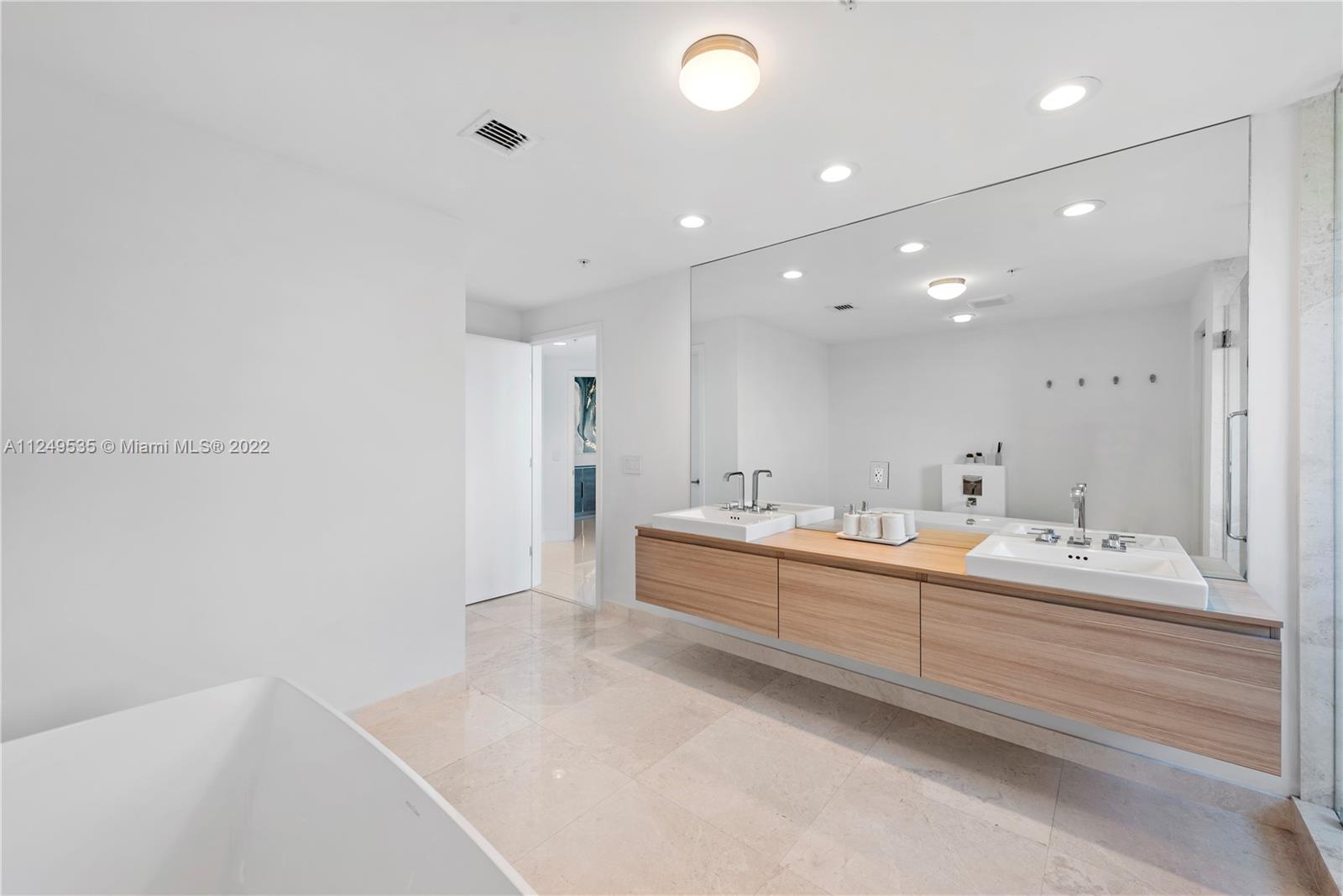 MARINA PALMS RESIDENCES S - Residential