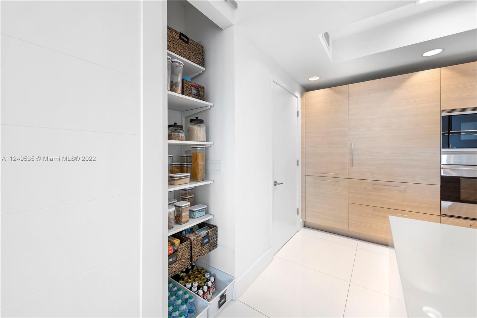 MARINA PALMS RESIDENCES S - Residential
