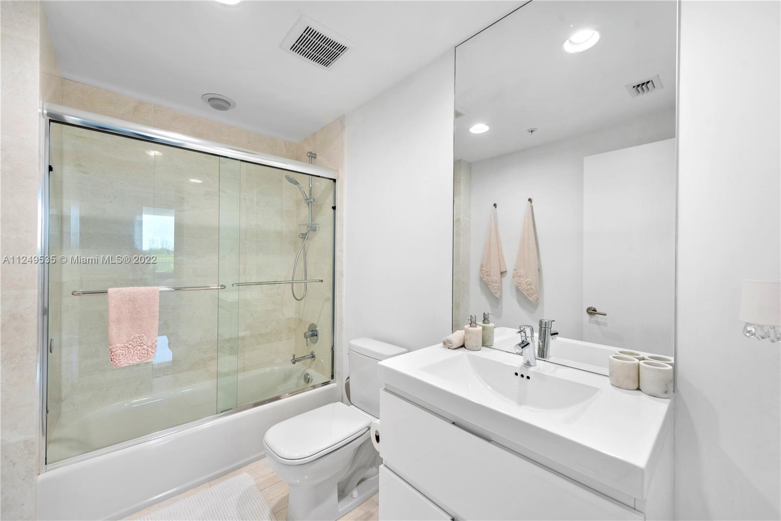 MARINA PALMS RESIDENCES S - Residential