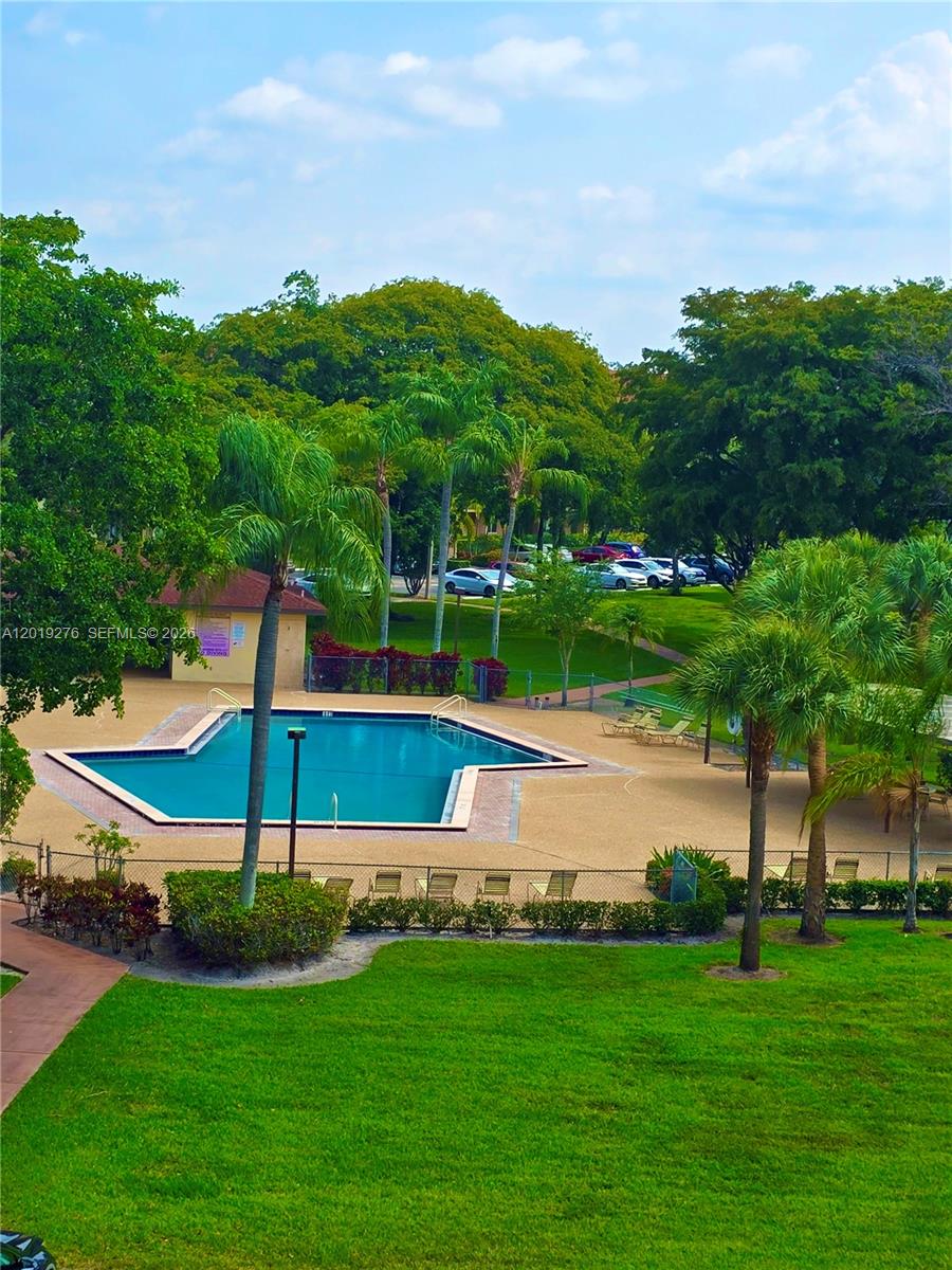SUFFOLK AT CENTURY VILLAG - Residential