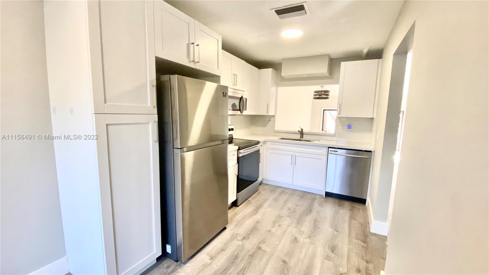 PINE ISLAND LAKES TOWNHOM - Residential Lease