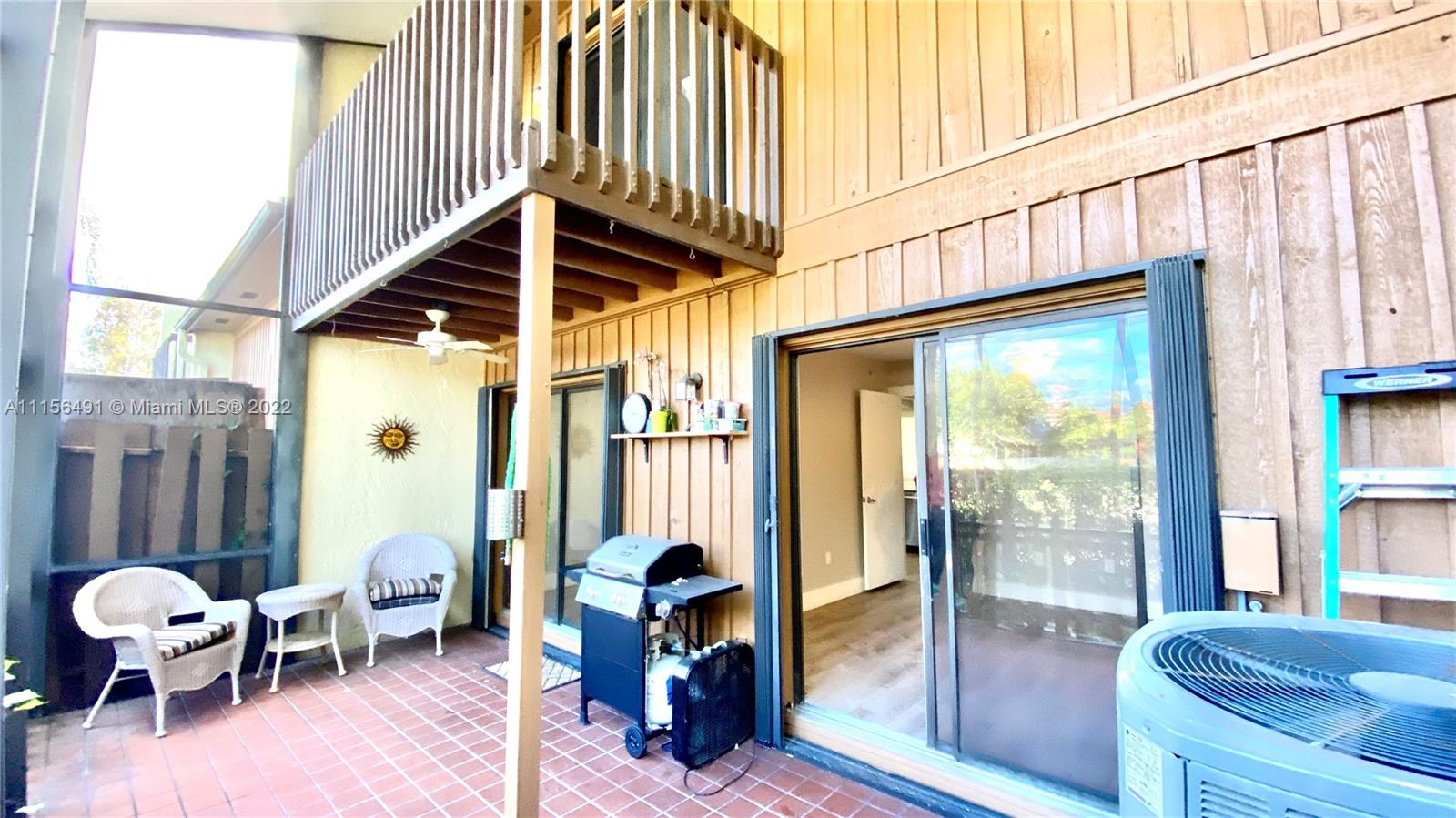 PINE ISLAND LAKES TOWNHOM - Residential Lease