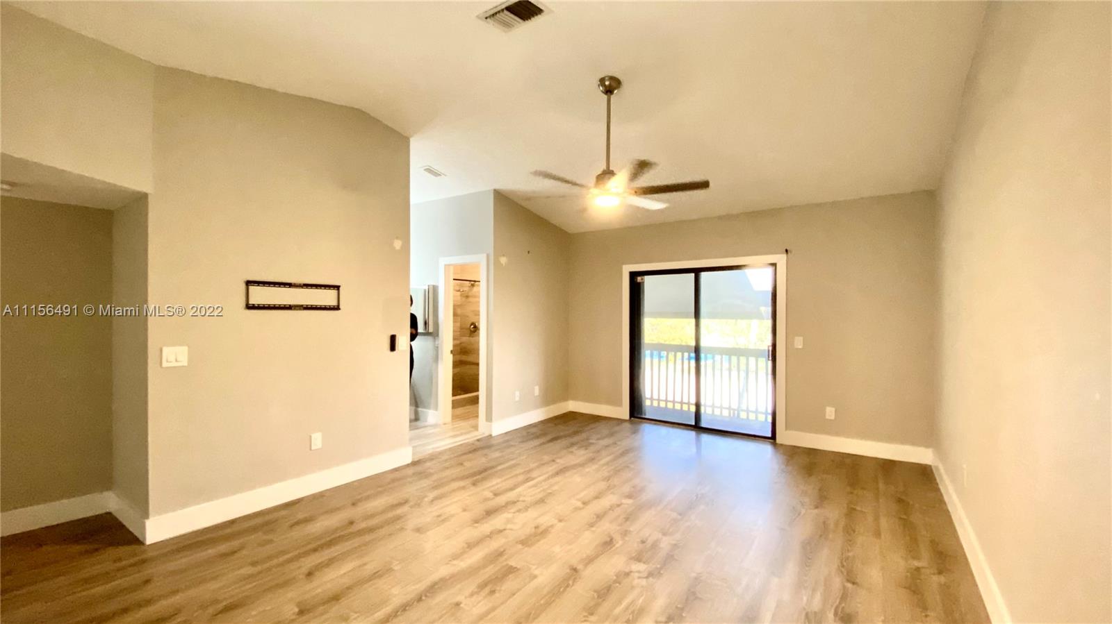 PINE ISLAND LAKES TOWNHOM - Residential Lease