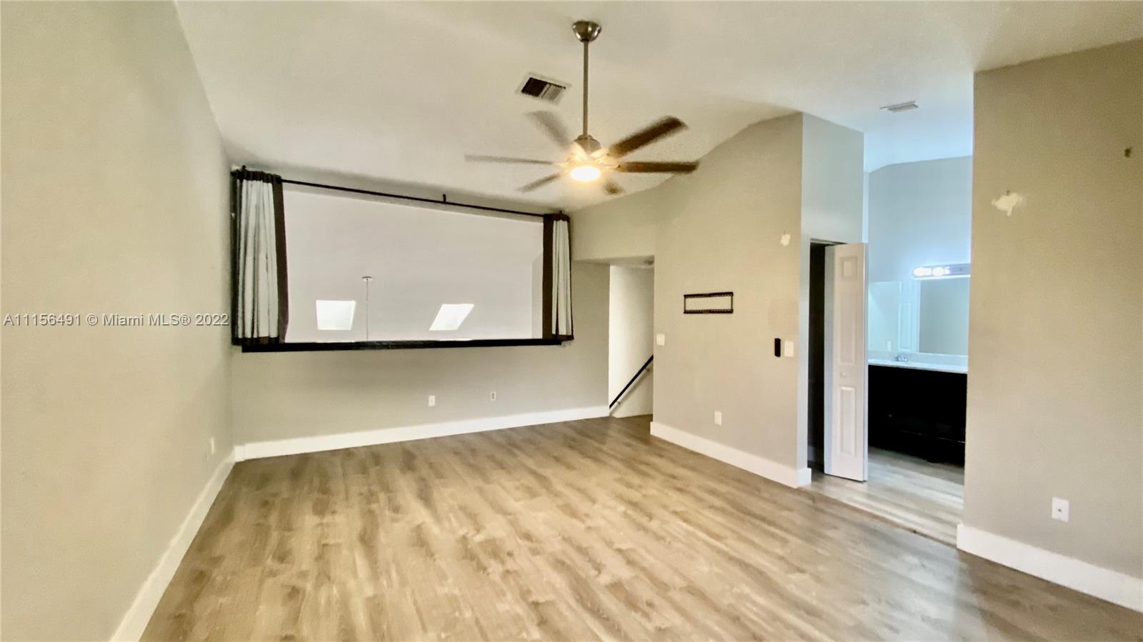 PINE ISLAND LAKES TOWNHOM - Residential Lease